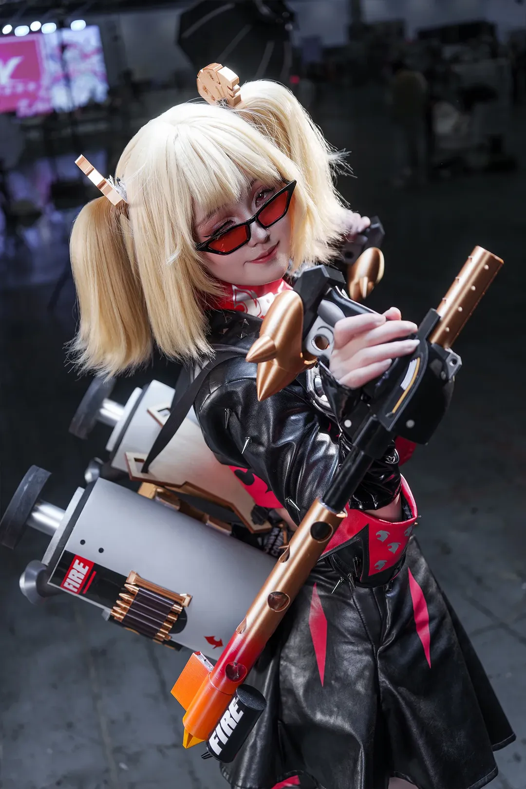 Zenless Zone Zero, cosplay, Convention photos, Black tights outfit, Burnice cosplay - Image 4