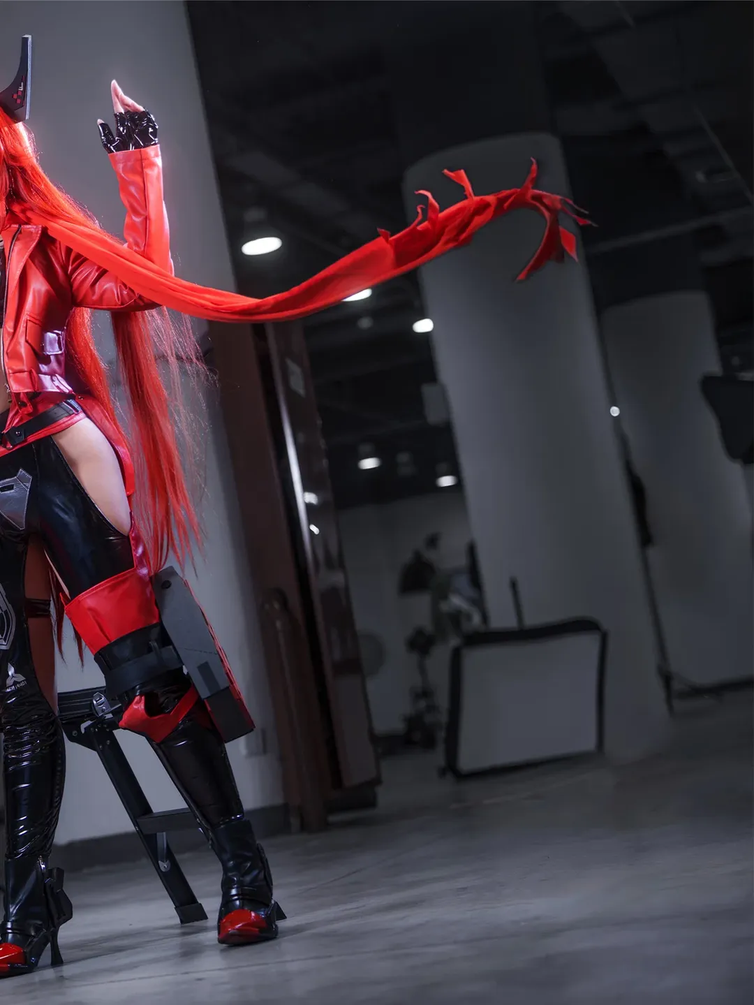 二次元摄影, 胜利女神, cosplay场照, 小红帽cos, 漆皮战甲 - 第3张