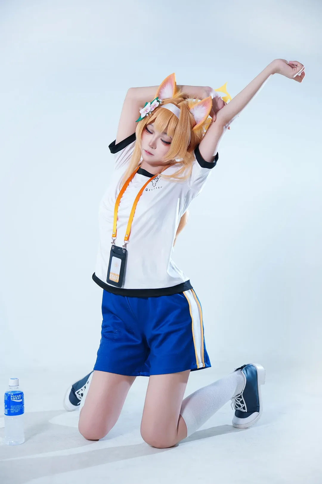 蔚蓝档案, 二次元cosplay, 玛丽cos, 白丝穿搭, 运动风场照 - 第4张