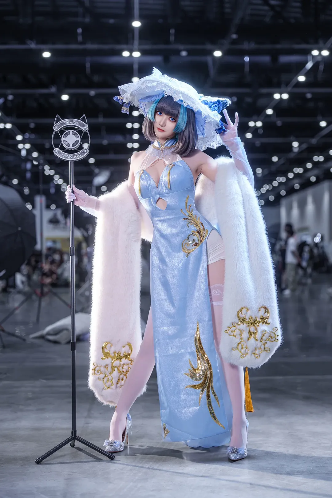 チェシャー コスプレ, アズールレーン, イベント写真, 白ストッキング, コスプレイベント写真 - 3枚目