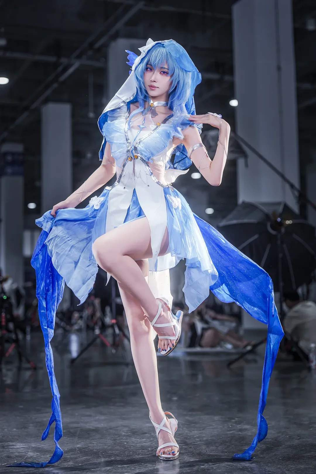 Wuthering Waves, Anime-style photography, Convention photos, The Shorekeeper cosplay, Blue hair colored contacts makeup and styling