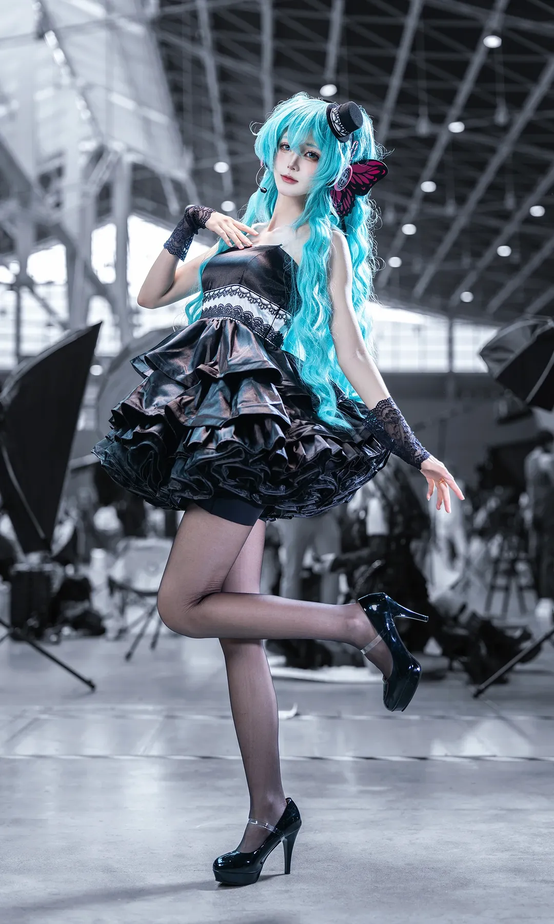 漫展返图, 初音未来, 初音未来cos, 黑丝穿搭, 蝴蝶耳机 - 第2张