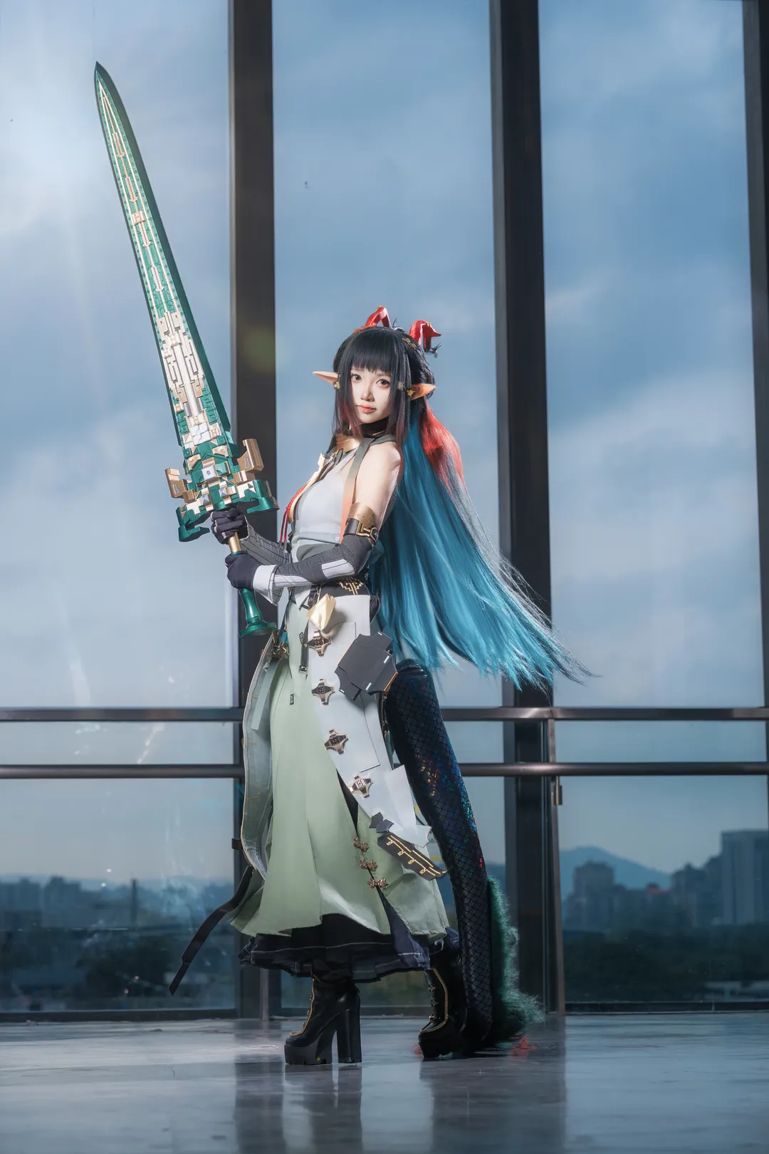 Anime-style photography, Arknights: Endfield, Zhuang Fangyi cosplay, Convention lighting setup, Fishtail socks outfit