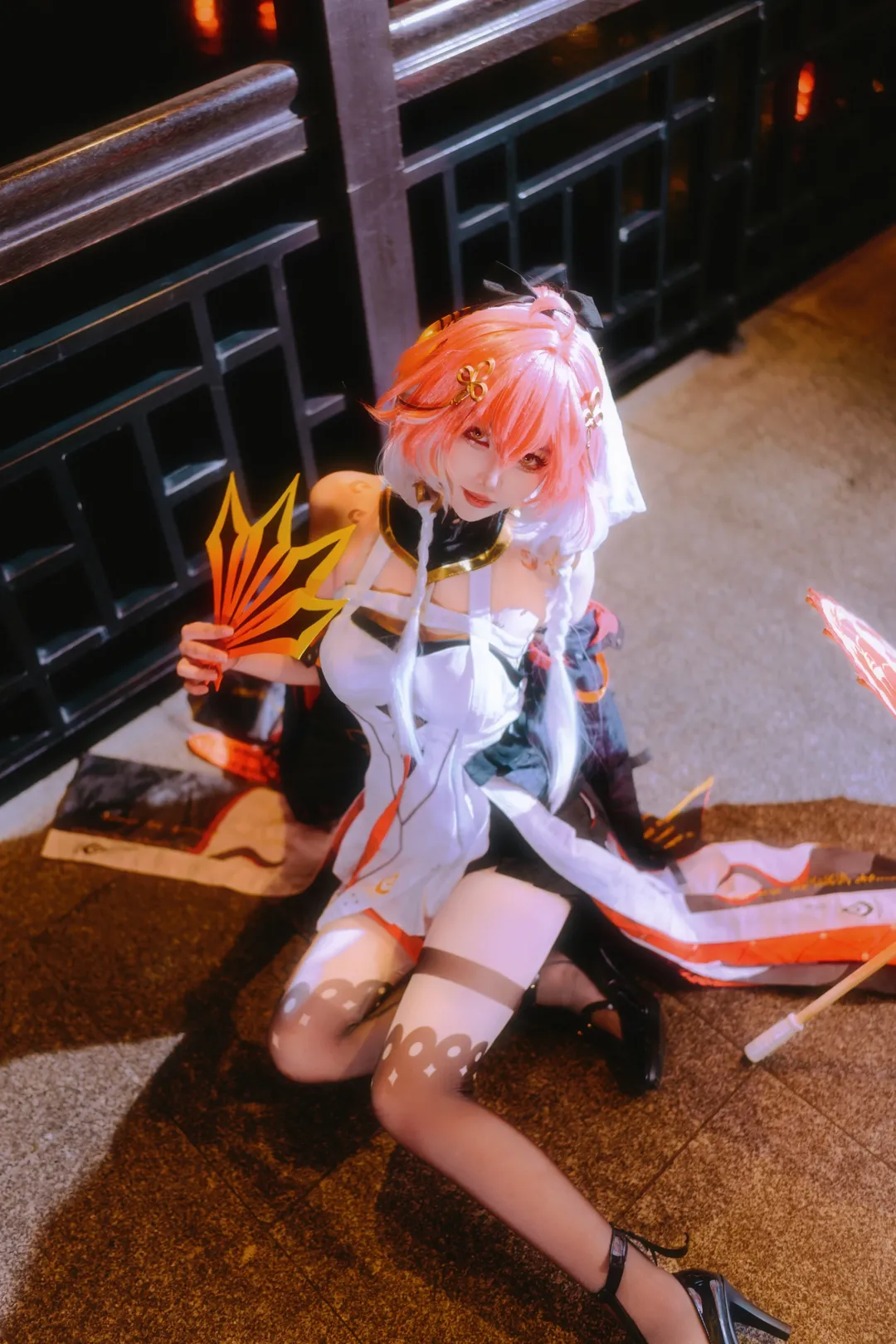 鸣潮, 长离cos, 白丝过膝袜, 长离cosplay, 二次元外景摄影