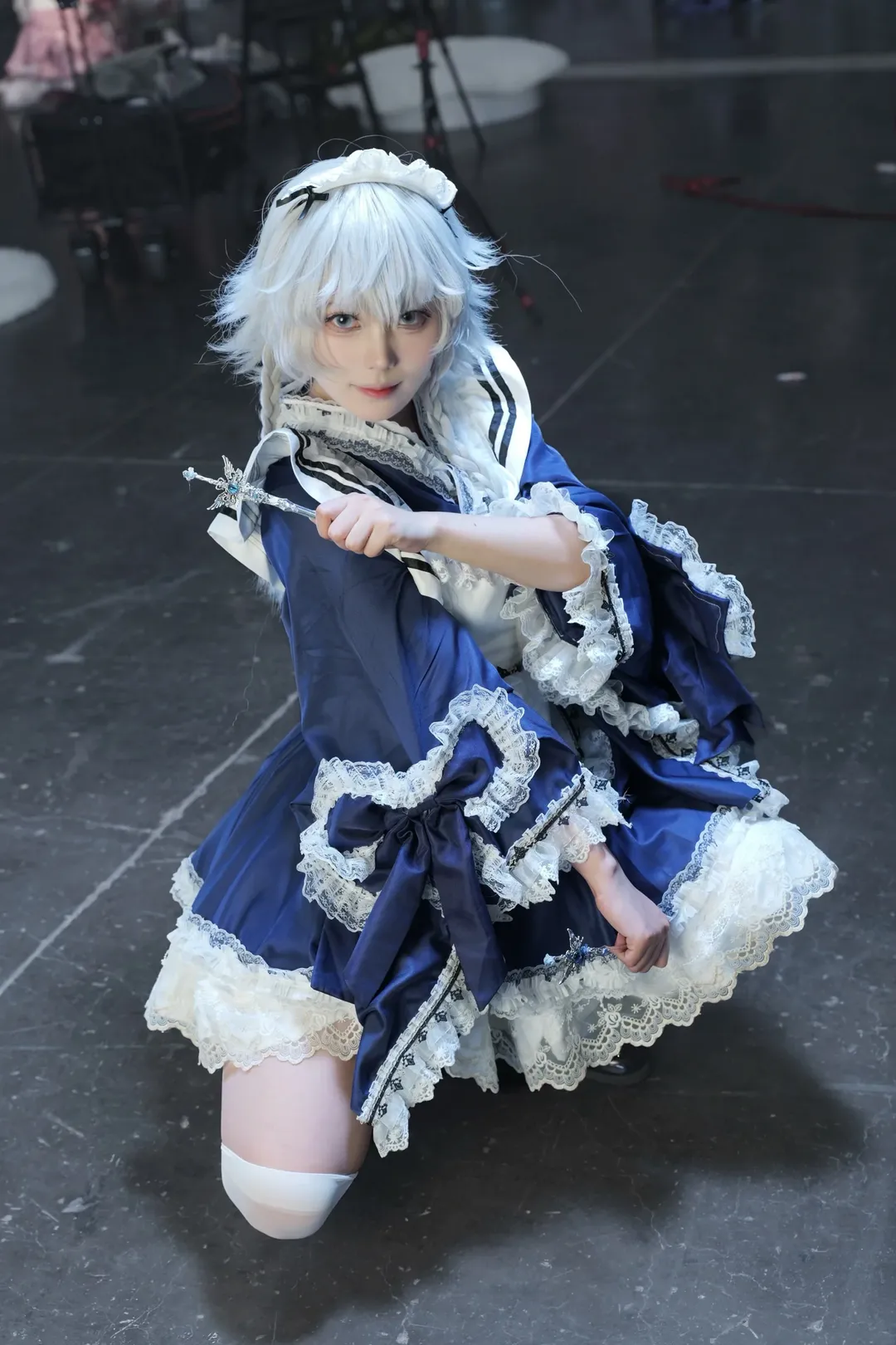 东方project, 漫展场照, 十六夜咲夜cos, 女仆装cos, 蓝白女仆裙 - 第3张