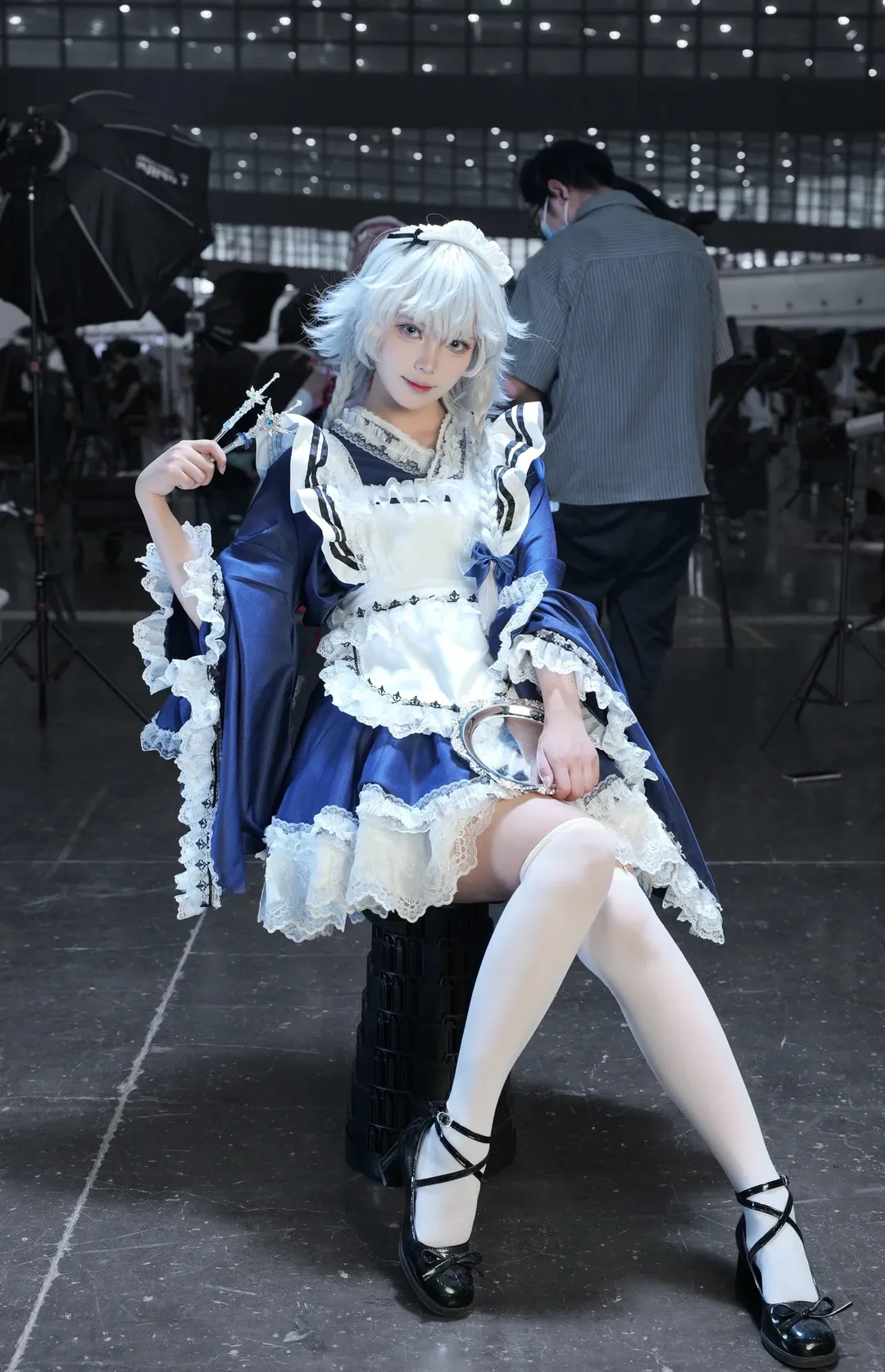 东方project, 漫展场照, 十六夜咲夜cos, 女仆装cos, 蓝白女仆裙 - 第4张