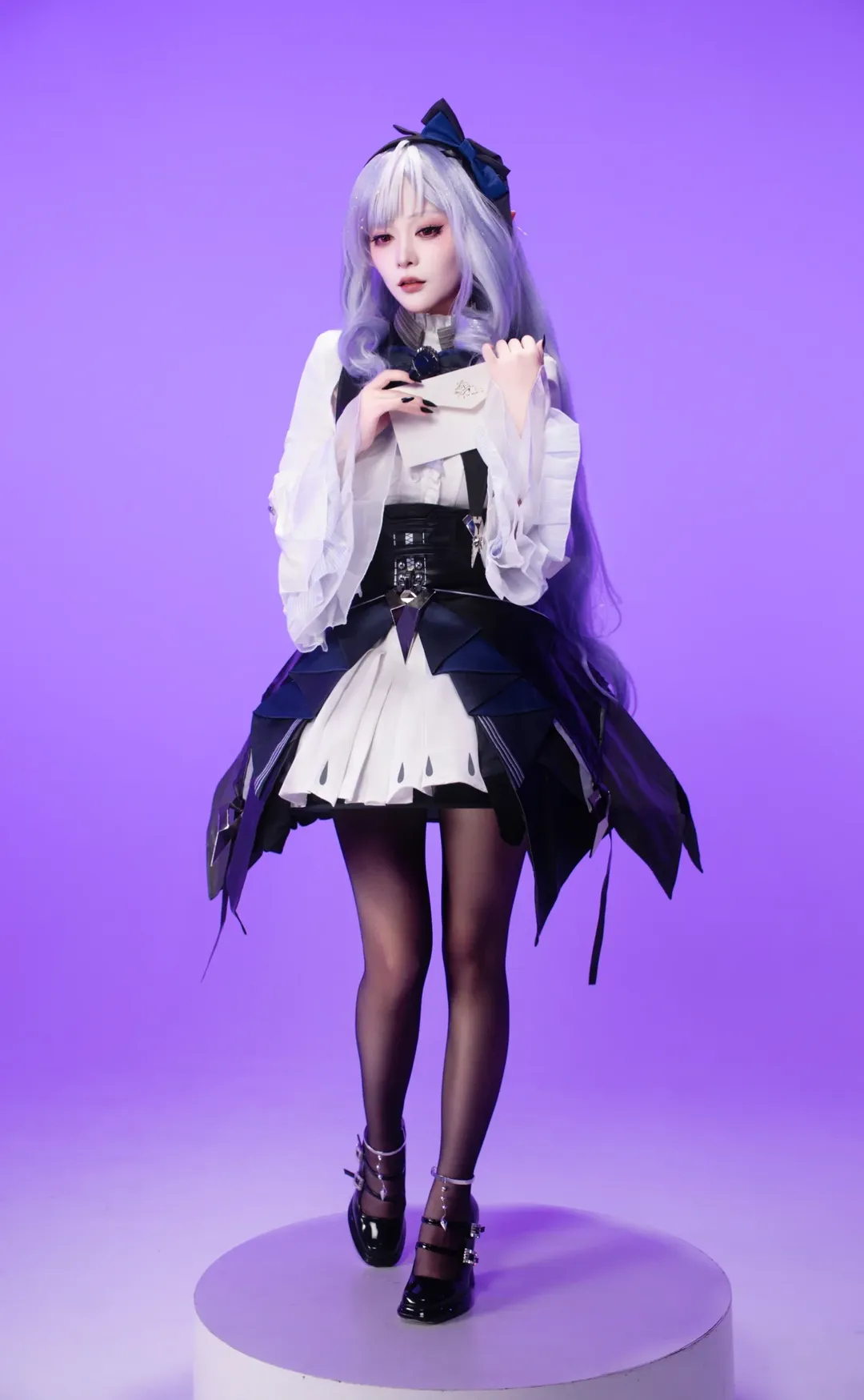 ゼンレスゾーンゼロ, ビビアン コスプレ, 二次元ファッション, スタジオ撮影のスタイリング, 黒ストッキングコスプレ - 2枚目