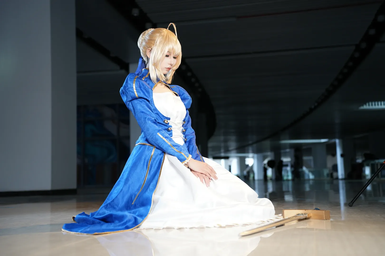 Fate/Grand Order, Altria cosplay, King of Knights, Blue and white dress, Holy Grail War - Image 3