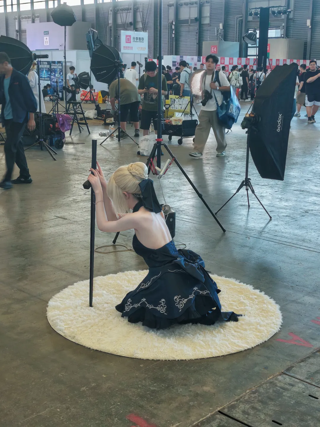 Fate/Grand Order, イベント写真, コスプレ撮影, 黒セイバーのコスプレ, チャイナジョイ2026 - 6枚目