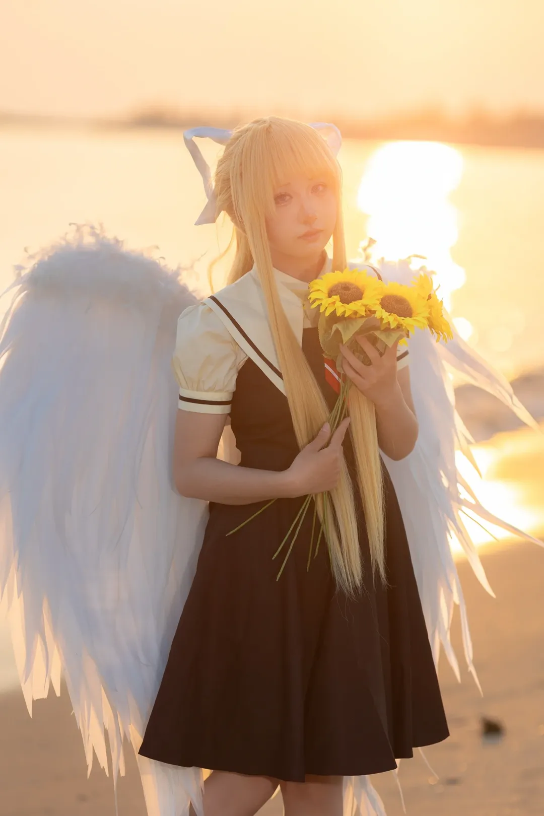 Seaside photoshoot, Angel wings, Misuzu Kamio cosplay, air, Black socks outfit - Image 10