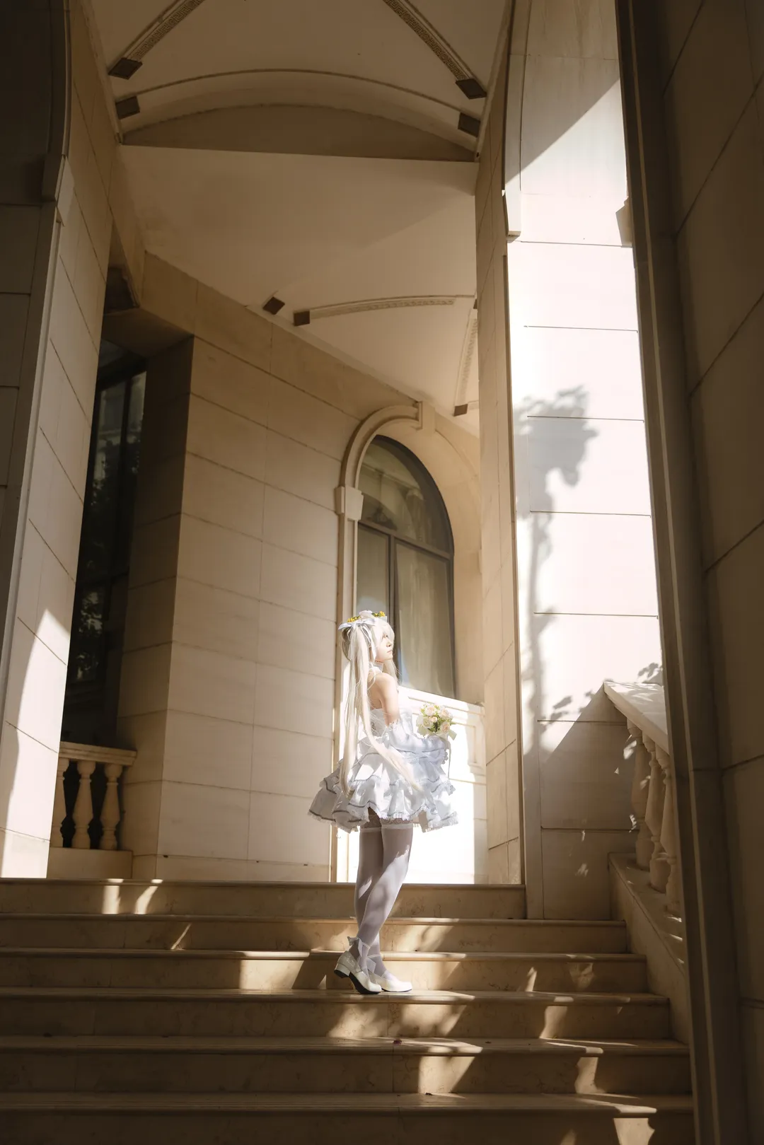 春日野穹cos, cosplay正片, 白丝cos, 穹妹花嫁, 欧式建筑摄影 - 第10张