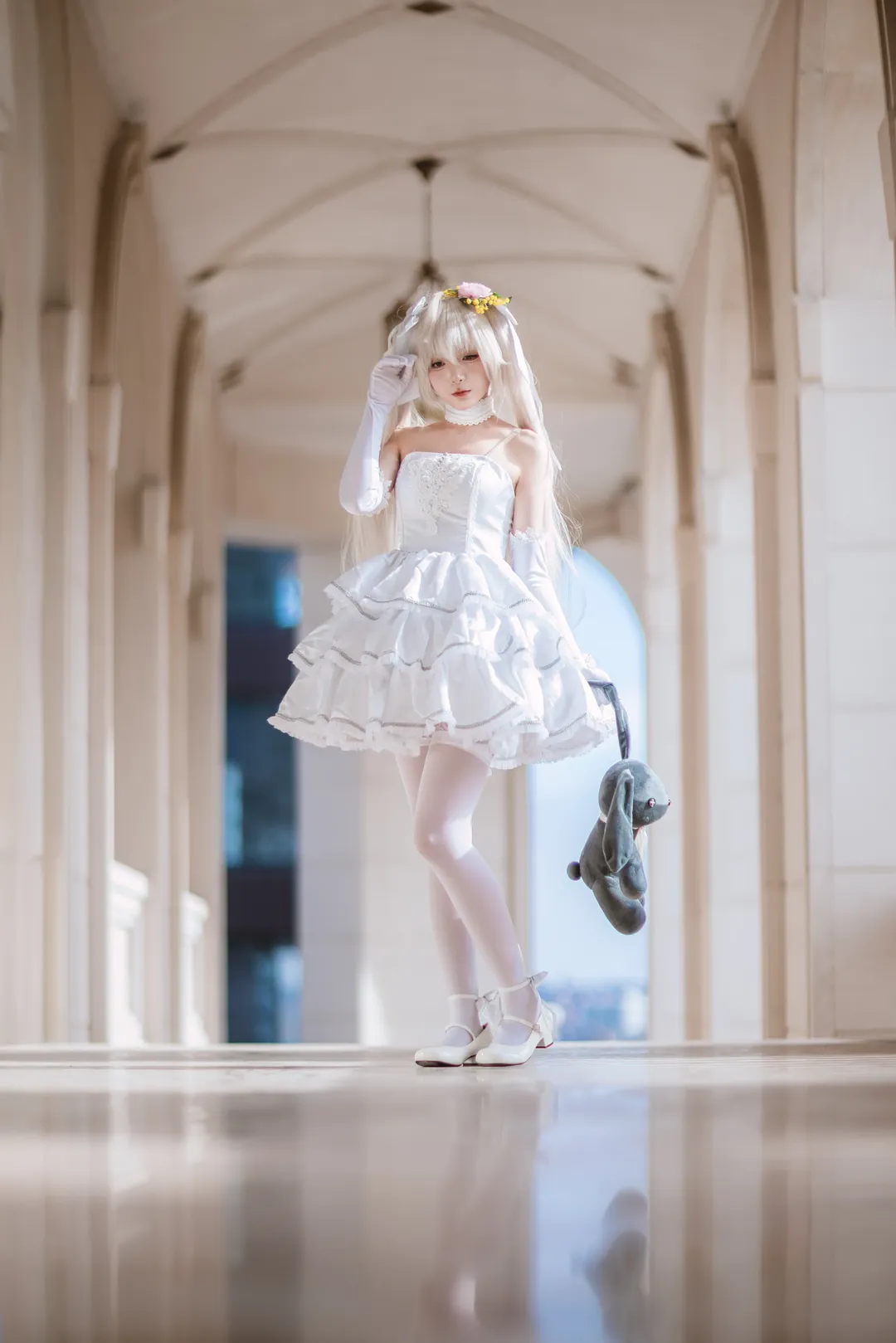 春日野穹cos, cosplay正片, 白丝cos, 穹妹花嫁, 欧式建筑摄影 - 第2张