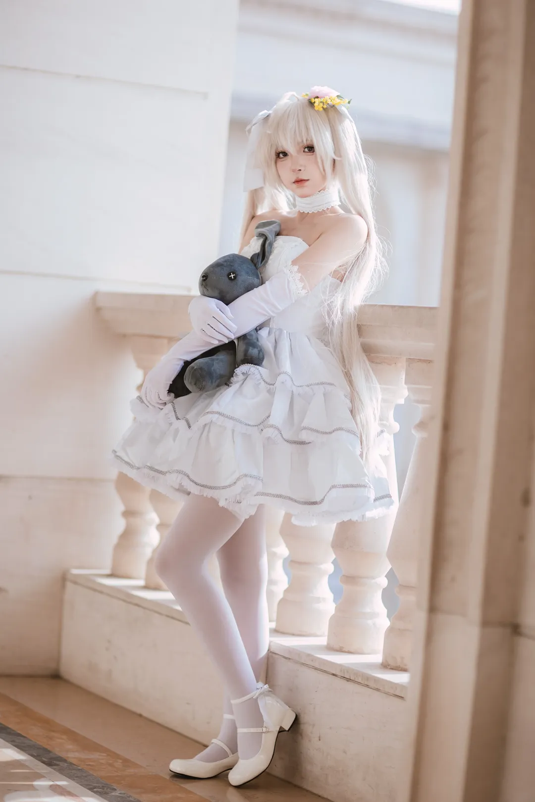 春日野穹cos, cosplay正片, 白丝cos, 穹妹花嫁, 欧式建筑摄影 - 第3张