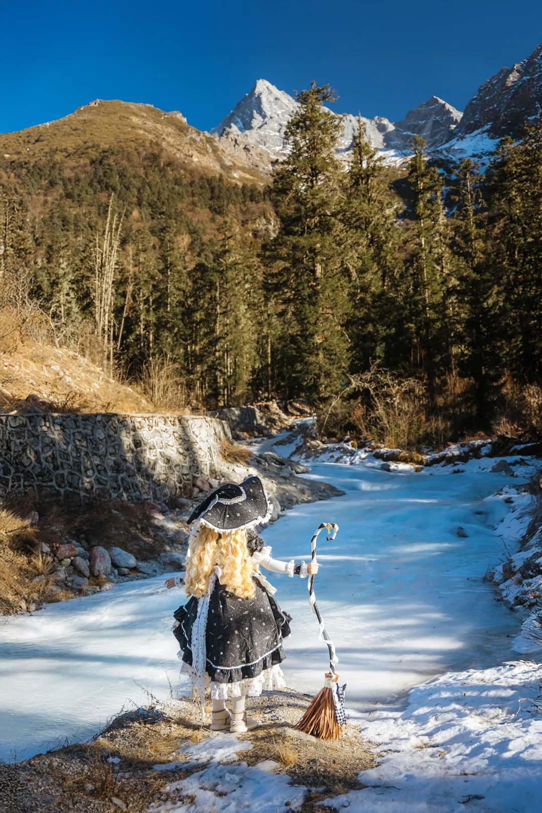东方project, 魔理沙cos, cosplay摄影, 户外外景, 雪山cosplay