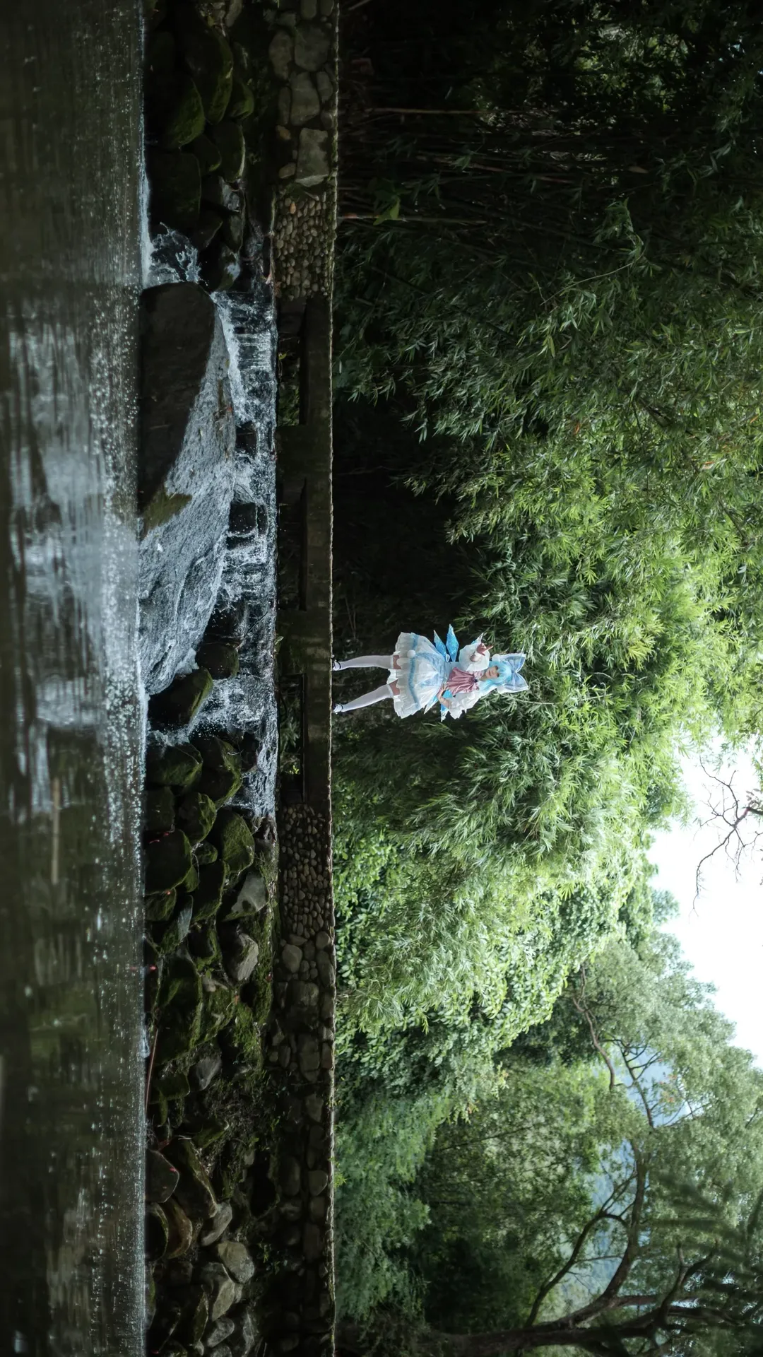 东方project, cosplay正片, 琪露诺cos, 白丝穿搭, 溪谷户外摄影 - 第3张