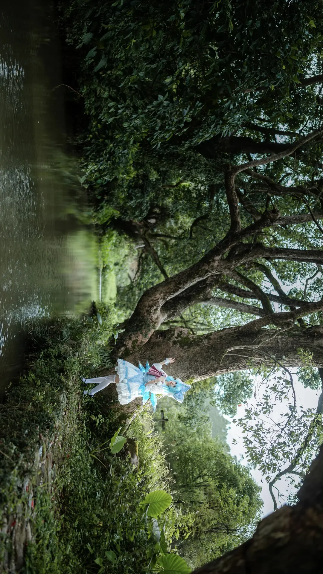 东方project, cosplay正片, 琪露诺cos, 白丝穿搭, 溪谷户外摄影 - 第4张
