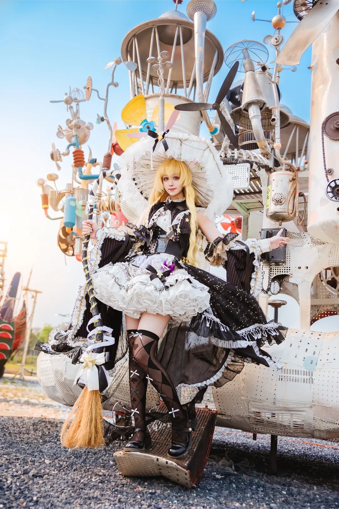 Outdoor photography, Stocking outfit, Gothic Lolita, Wasteland-style portrait, Touhou Project cosplay - Image 1