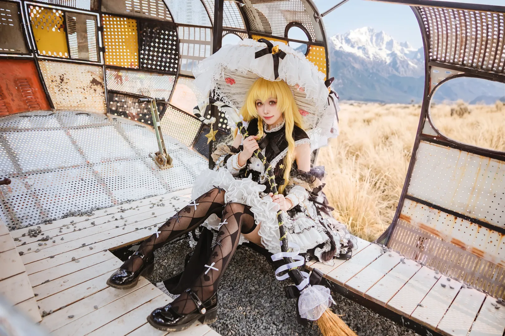 Outdoor photography, Stocking outfit, Gothic Lolita, Wasteland-style portrait, Touhou Project cosplay - Image 10
