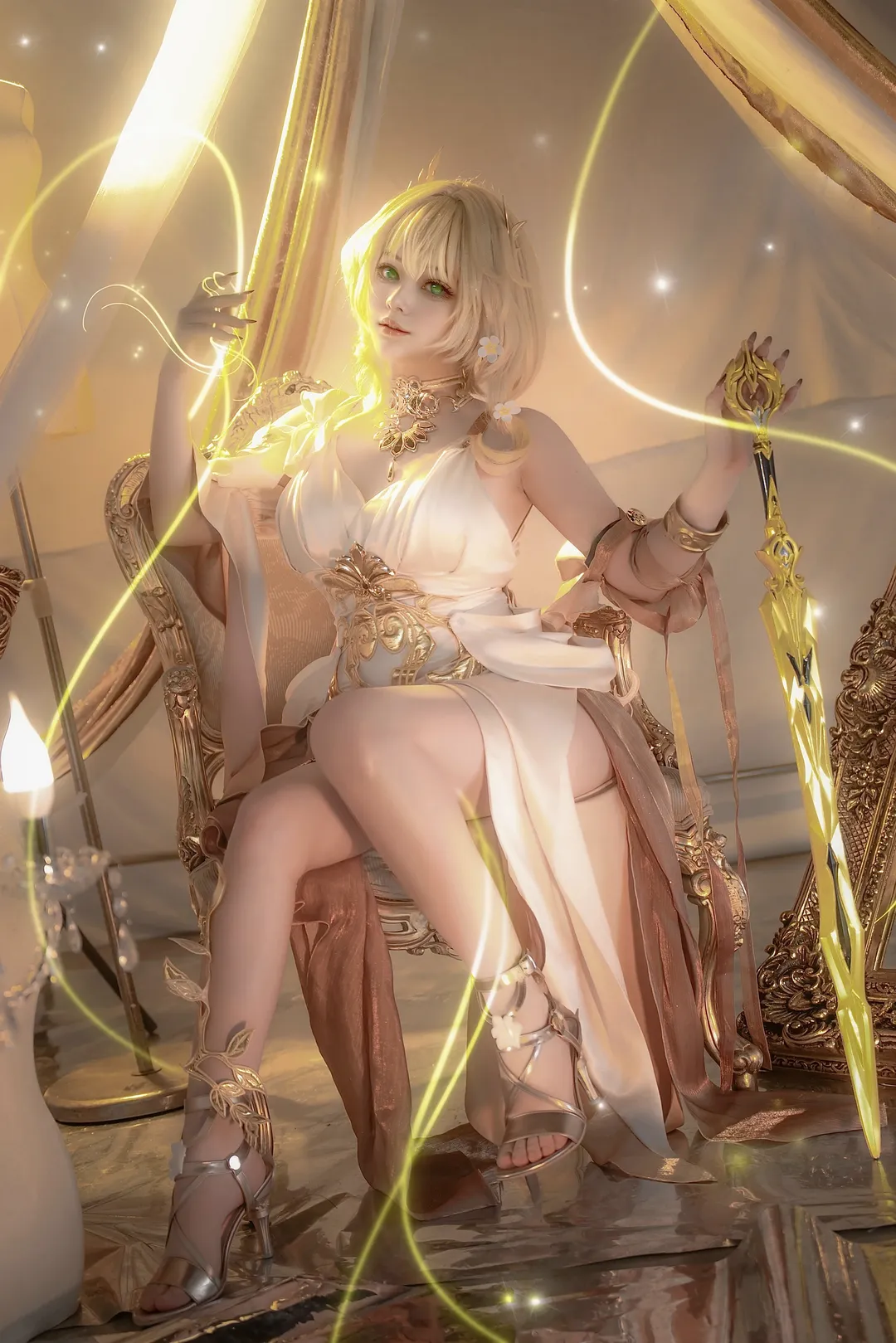 阿格莱雅cos, 崩坏星穹铁道, cosplay摄影, 白金礼服, 金色神使 - 第2张