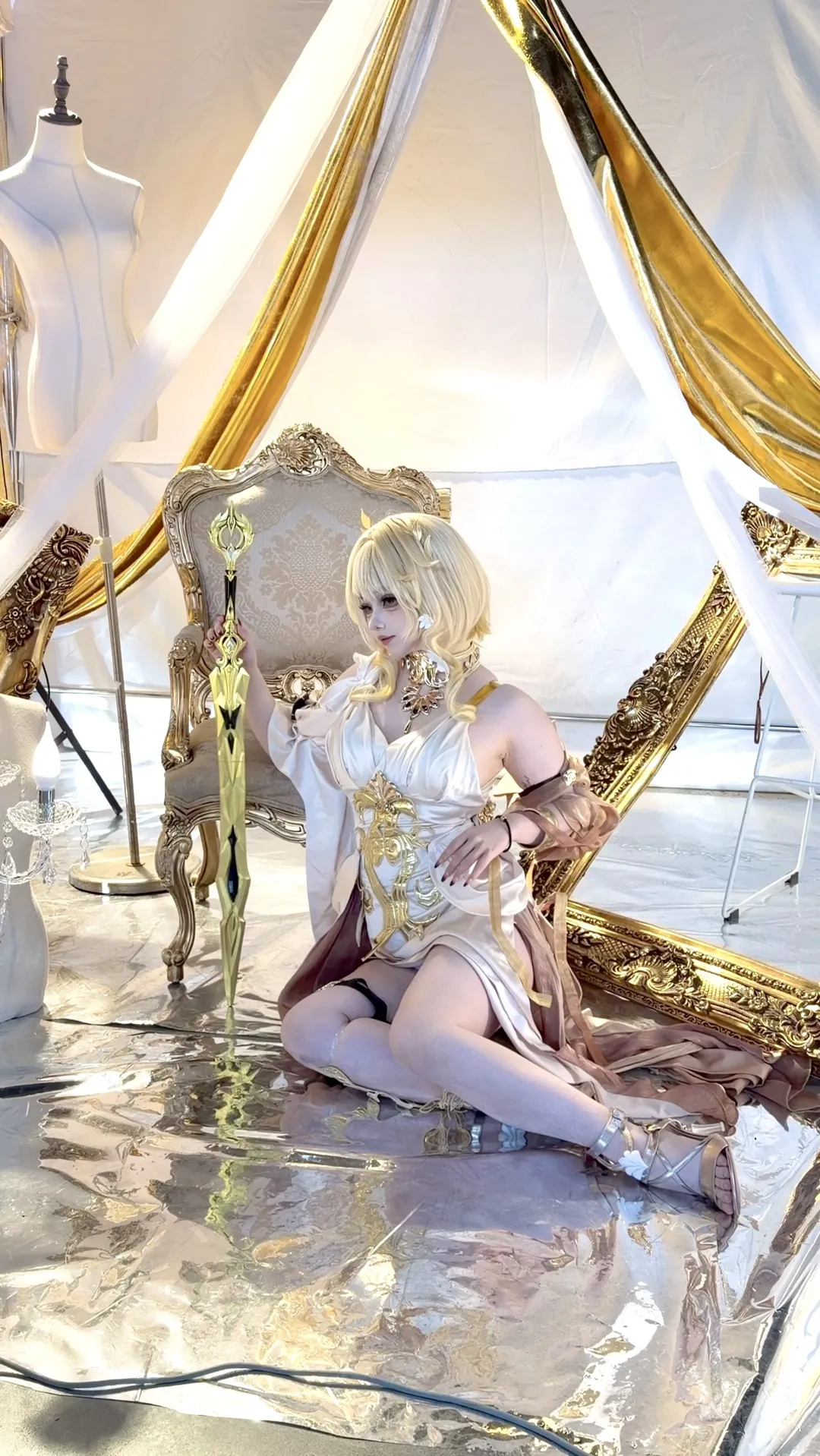 アグライア コスプレ, 崩壊：スターレイル, スタジオ撮影, コスプレの舞台裏, ゴールド系衣装 - 2枚目