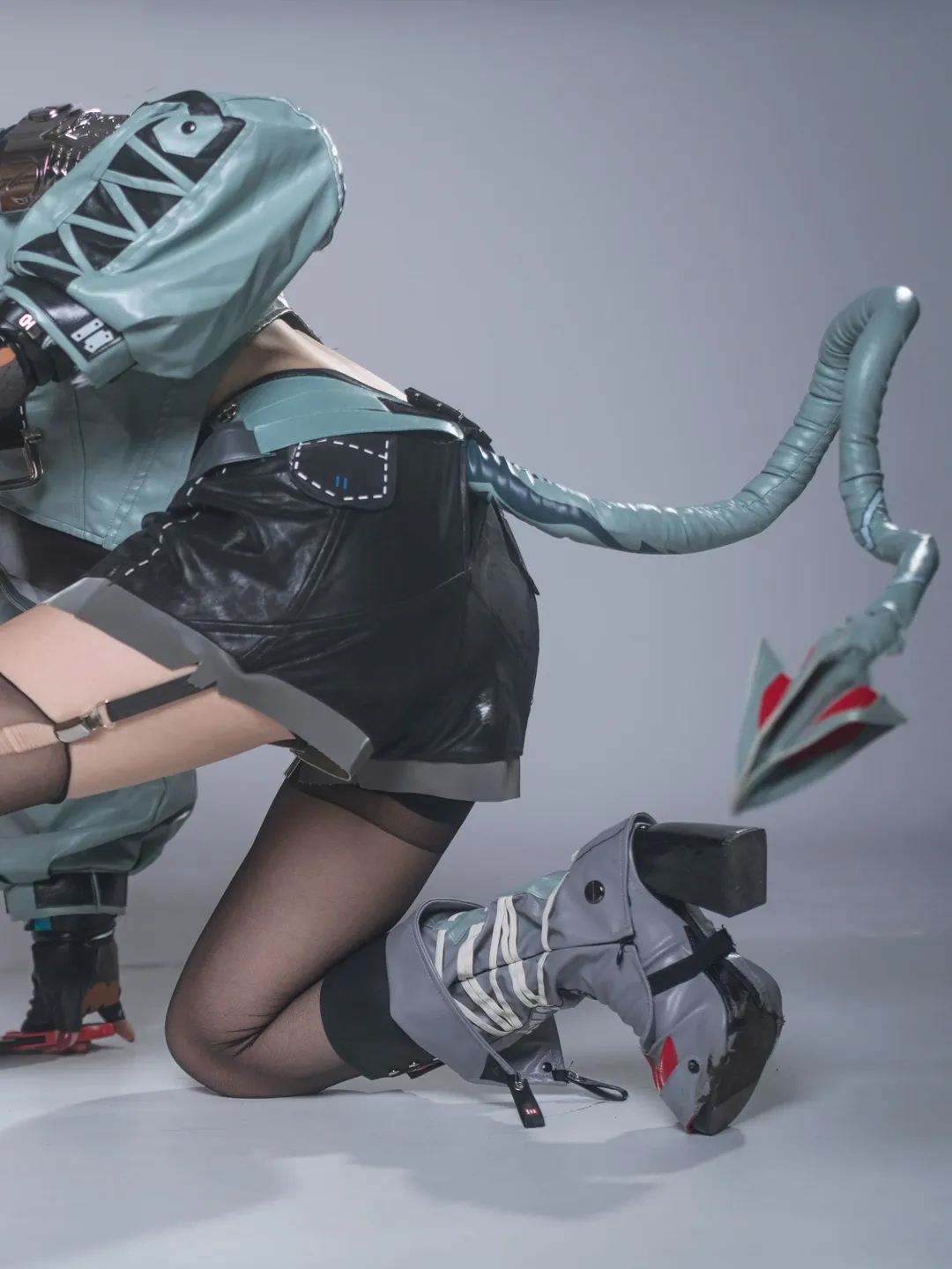 绝区零, cosplay, 黑丝穿搭, 简杜cos, 战斗姿态 - 第2张