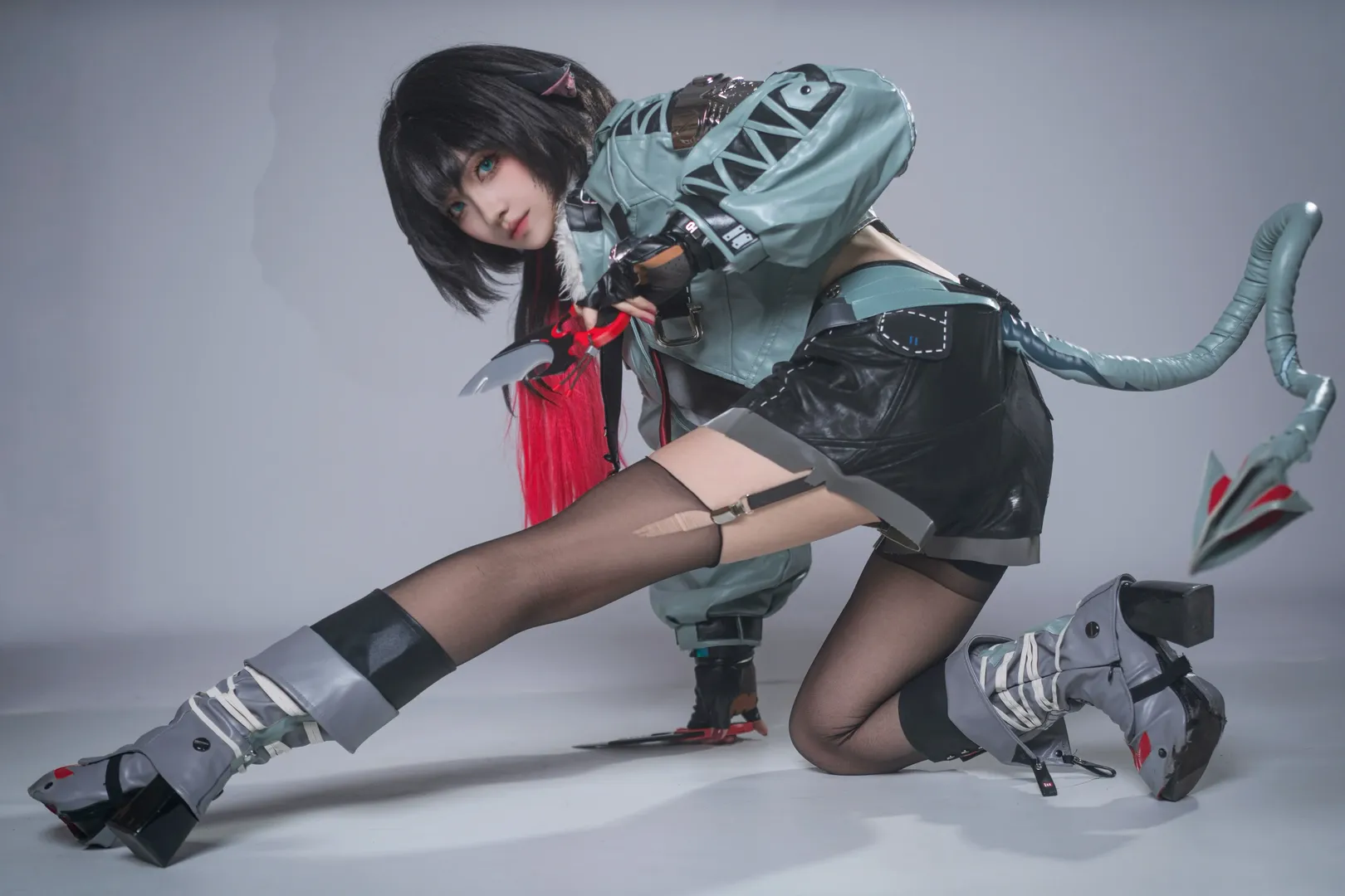 絕區零, cosplay, 黑絲穿搭, 簡杜cos, 戰鬥姿態