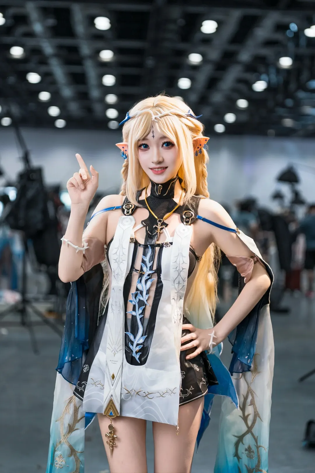 鸣潮, 卡提希娅cos, 漫展返图, 精灵耳, cosplay穿搭