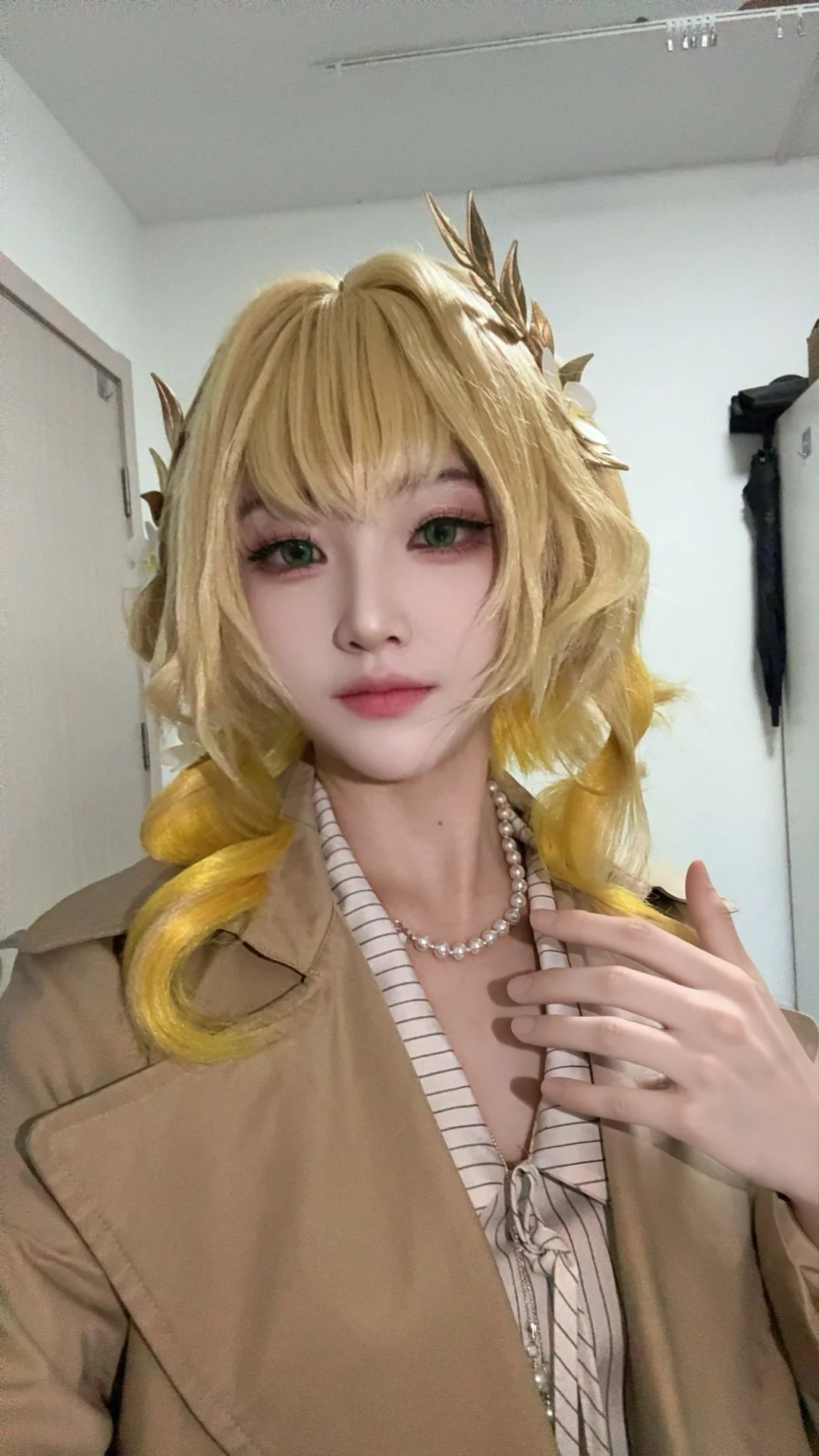 Aglaea Cosplay, Honkai: Star Rail, Custom design cosplay, Cosplay outfit, Blonde hair and green eyes - Image 1
