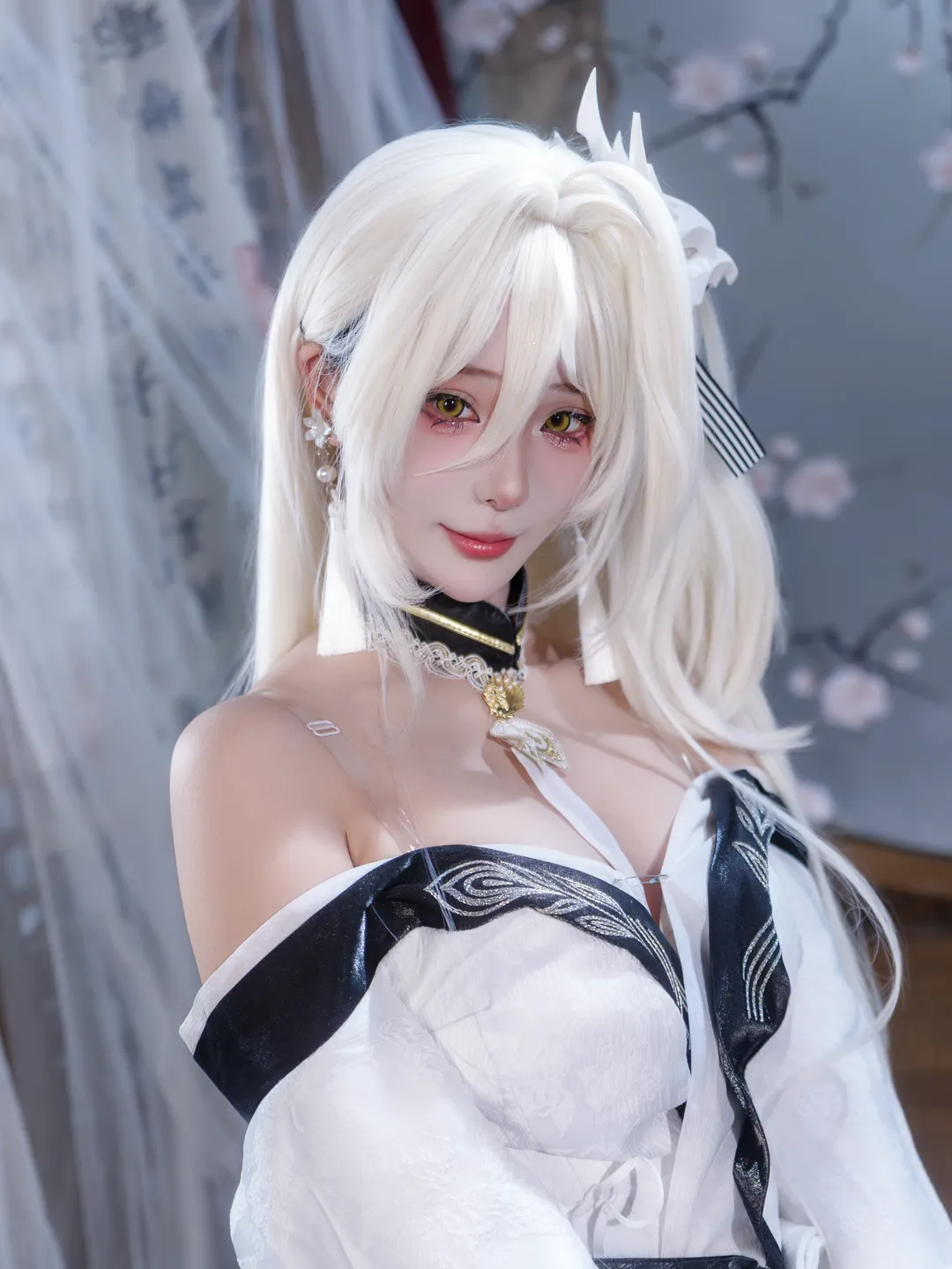 Anime girl, Azur Lane, Japanese-style photography, Bai Feng cosplay, White-haired character lover cosplay