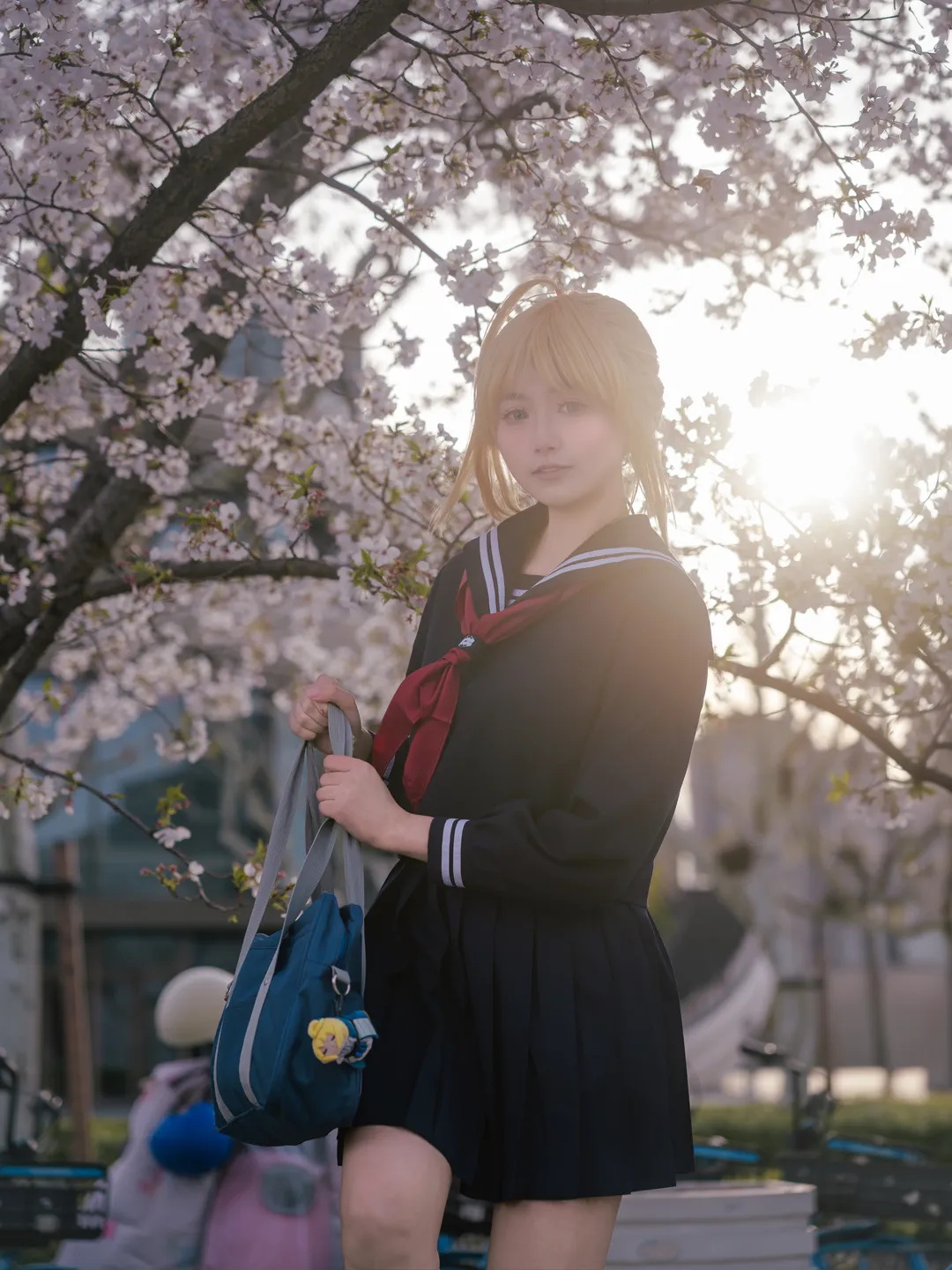 阿尔托莉雅cos, Fate, JK制服, 白丝穿搭, 樱花写真 - 第13张