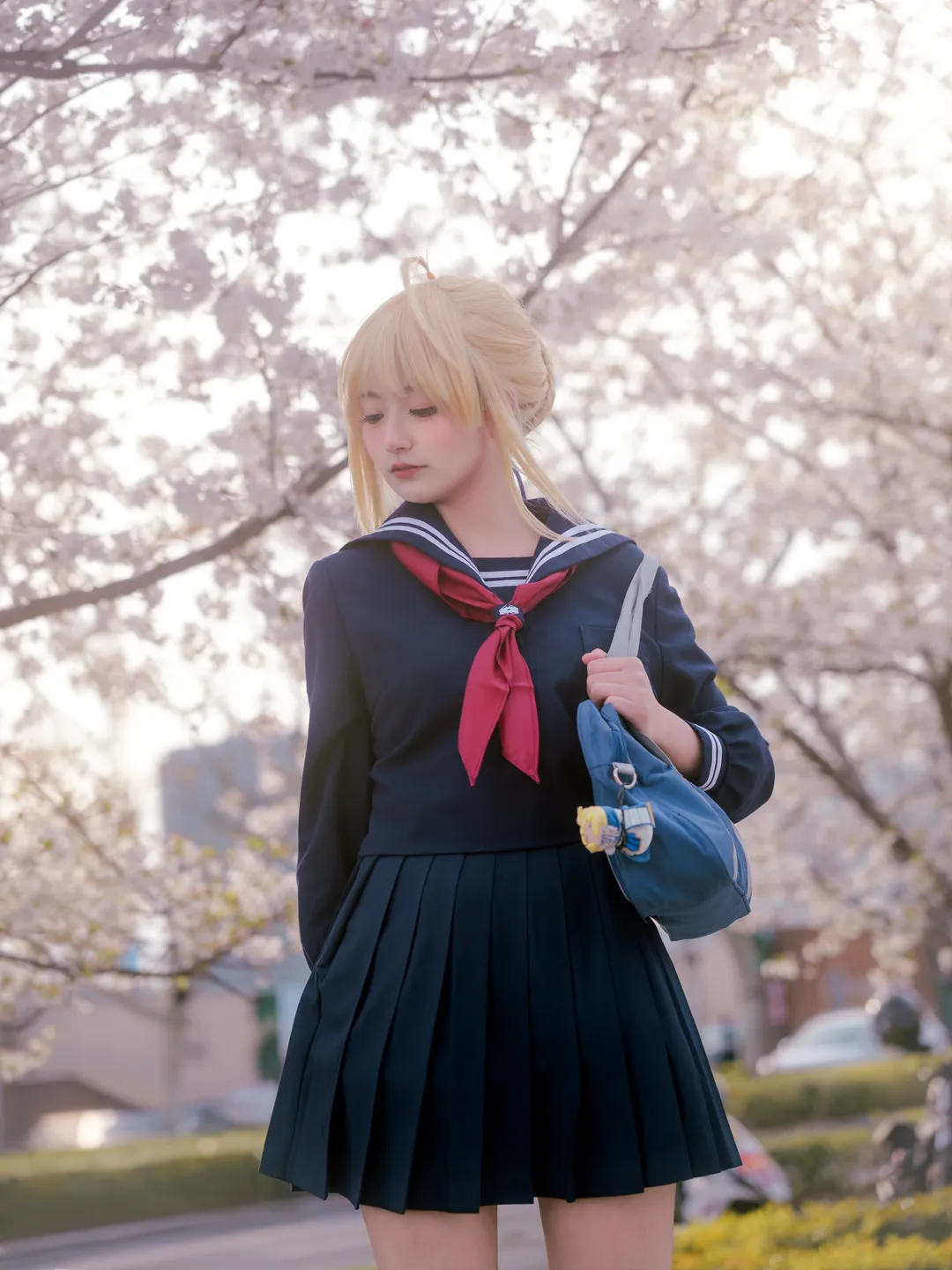 阿尔托莉雅cos, Fate, JK制服, 白丝穿搭, 樱花写真 - 第3张