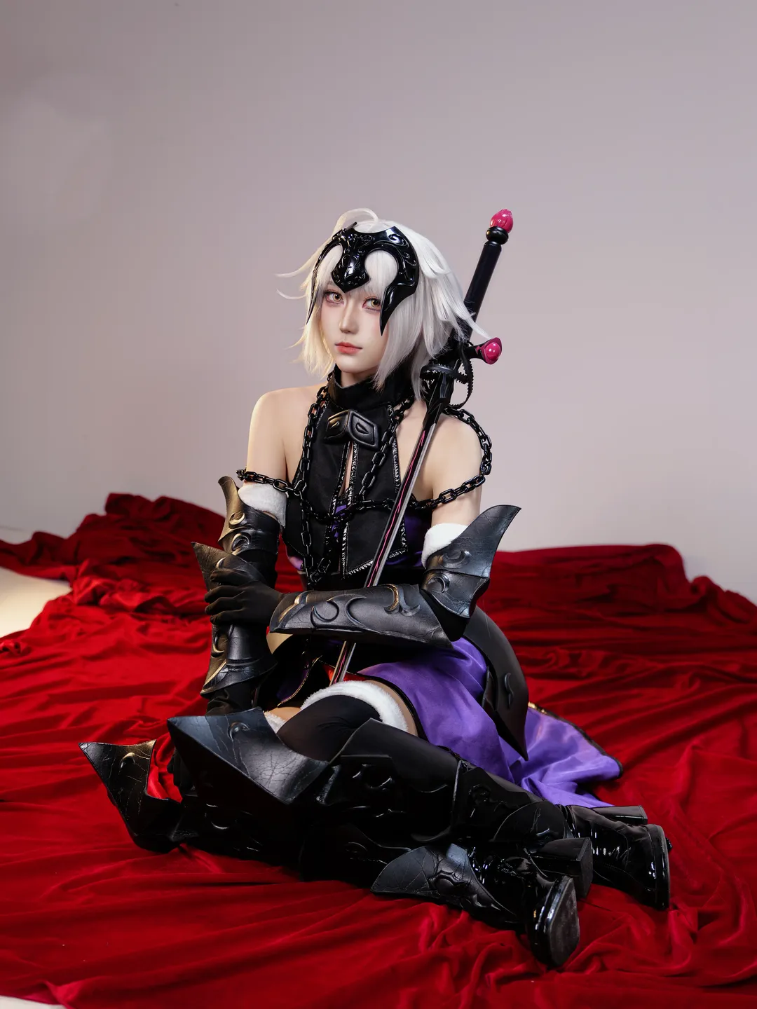 cosplay, Fate/Grand Order, 黑贞德cos, 银发, 丝袜 - 第2张
