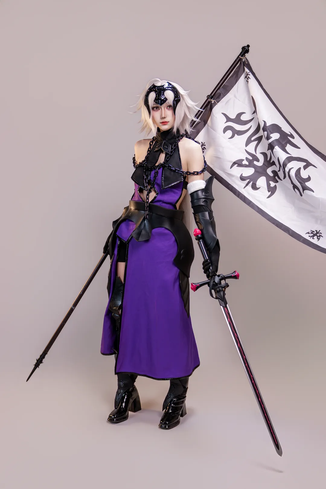 cosplay, Fate/Grand Order, 黑贞德cos, 银发, 丝袜 - 第5张
