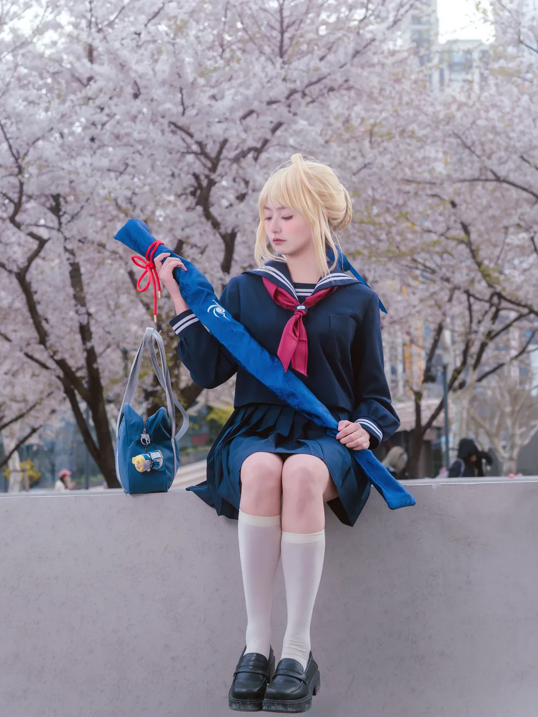 阿尔托莉雅cos, Fate, 白丝, 樱花外景, 水手服 - 第8张