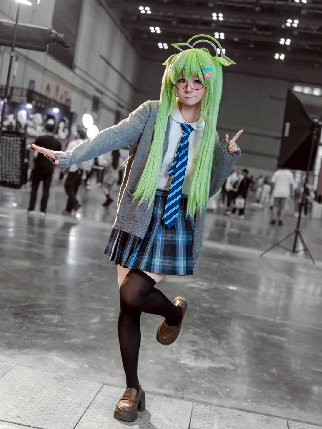 Blue Archive, Convention photos, Cosplay photography, Preppy style outfit, Nozomi Cosplay - Image 2