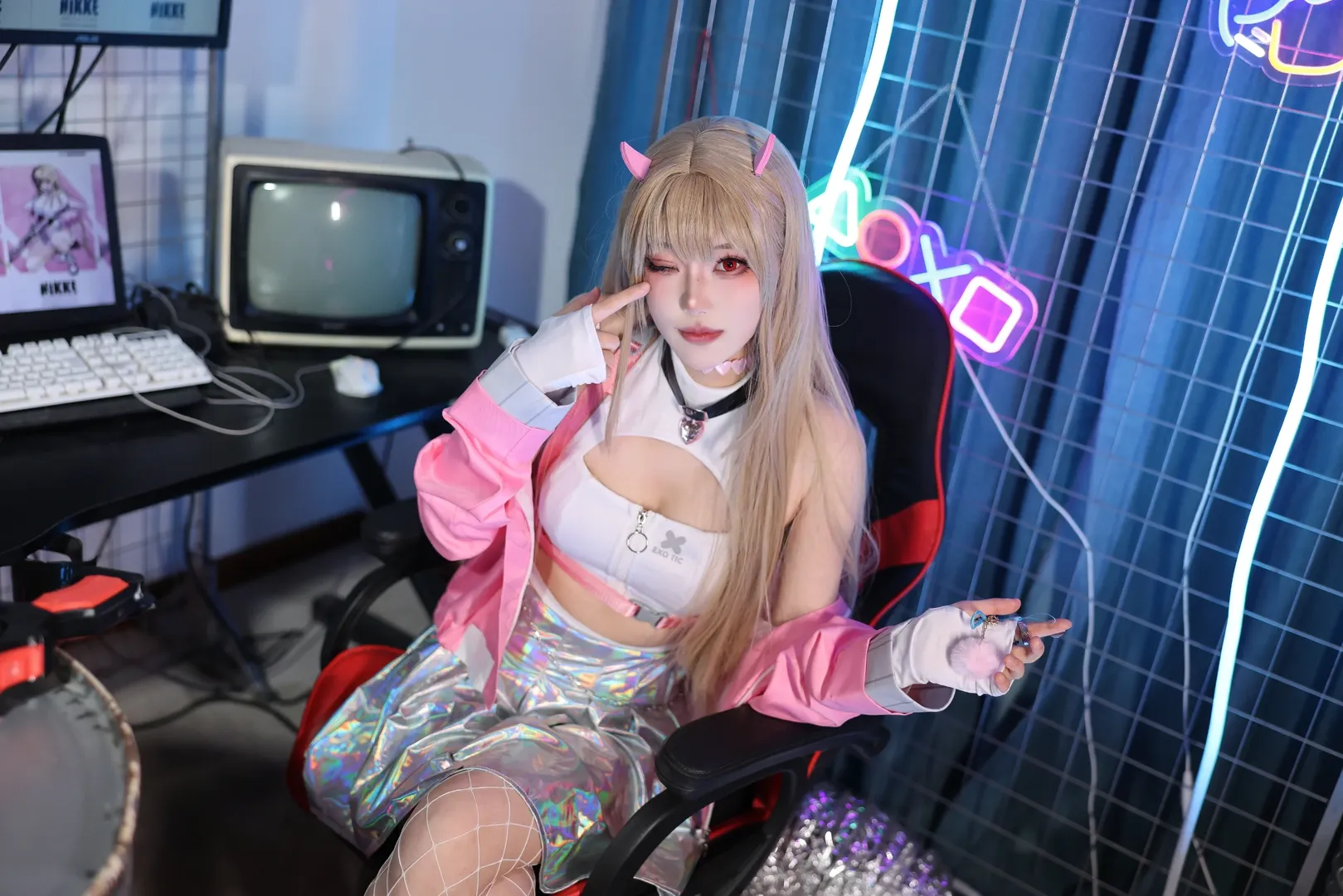 赛博朋克, 电竞少女, 胜利女神NIKKE, 毒蛇cos, 白色渔网袜 - 第4张
