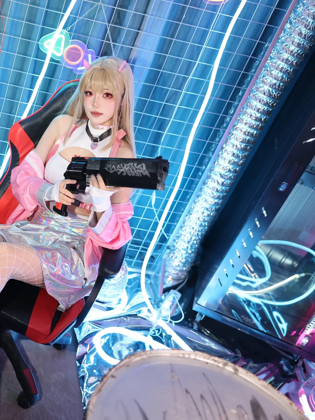 cosplay, 胜利女神NIKKE, 毒蛇cos, 电竞房拍照, 白丝网袜