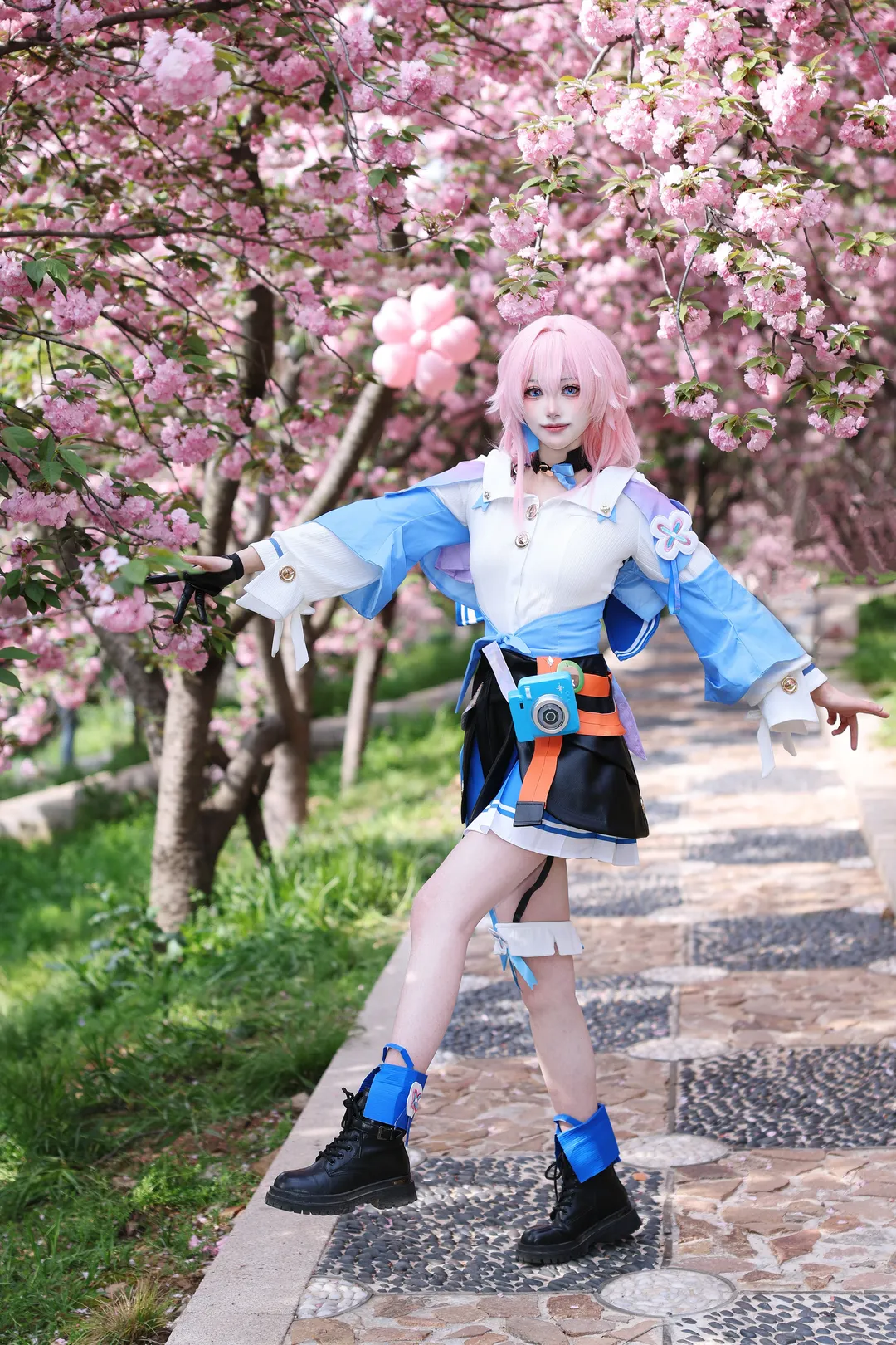 Anime girl, Honkai: Star Rail, March 7th cosplay, Cherry blossom outdoor scene, Cosplay photography - Image 2