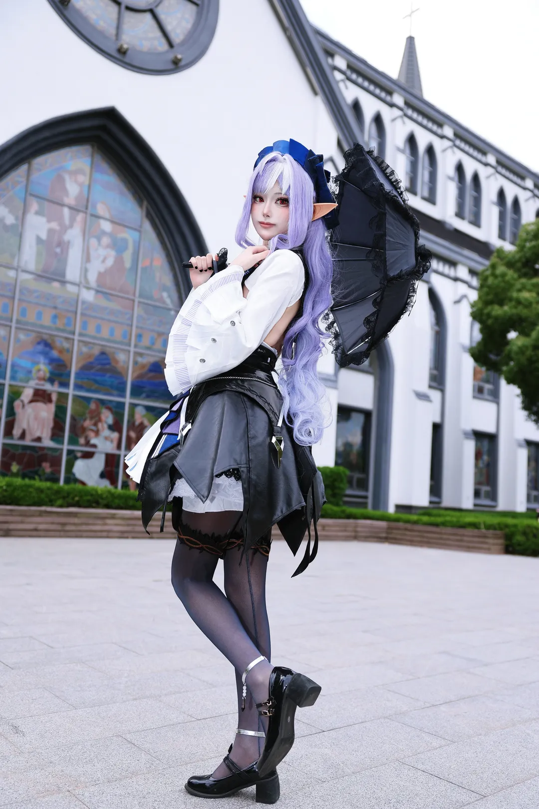Zenless Zone Zero, Vivian cosplay, Cosplay photography, Anime-style fashion, Convention outdoor photoshoot - Image 1