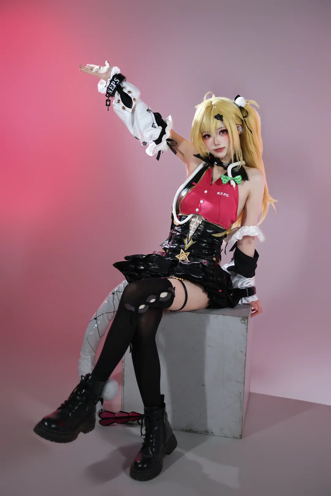 绝区零, 希希芙cos, 二次元cosplay, 金发双马尾, 棚拍写真 - 第1张