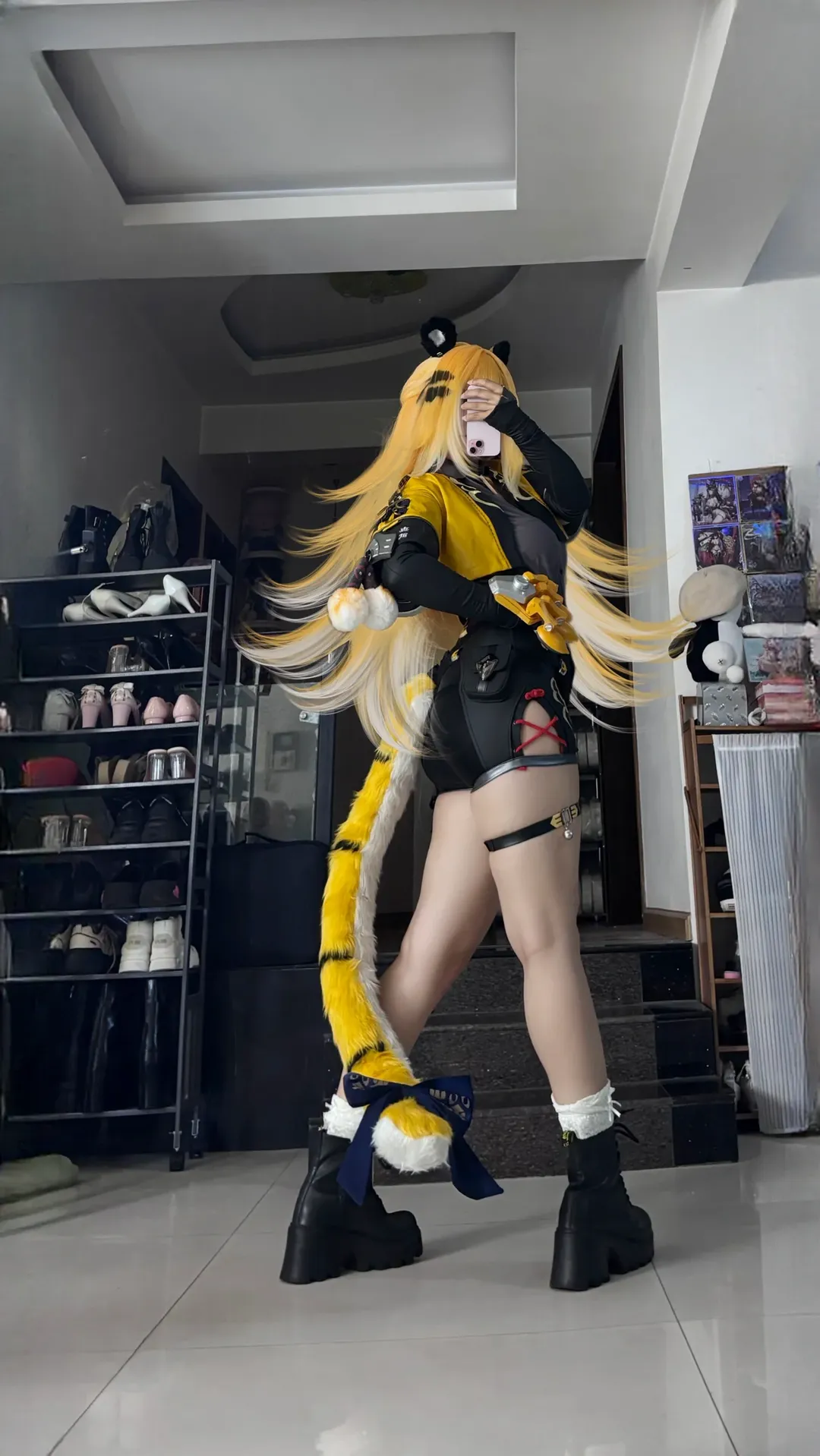 Zenless Zone Zero, Ju Fufu cosplay, Anime-style fashion, Cosplay fitting, Beast ears and tail - Image 3