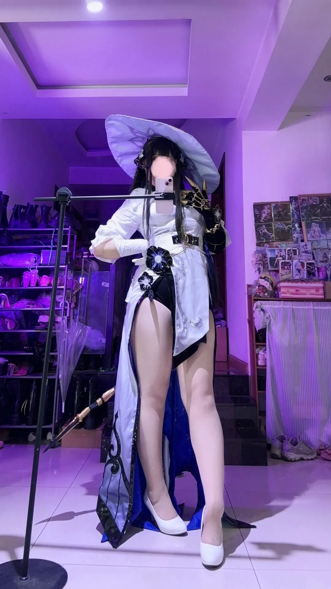 Honkai: Star Rail, Sanfen Wangxiang, Constance cosplay, Cosplay review, High-slit white tights - Image 3