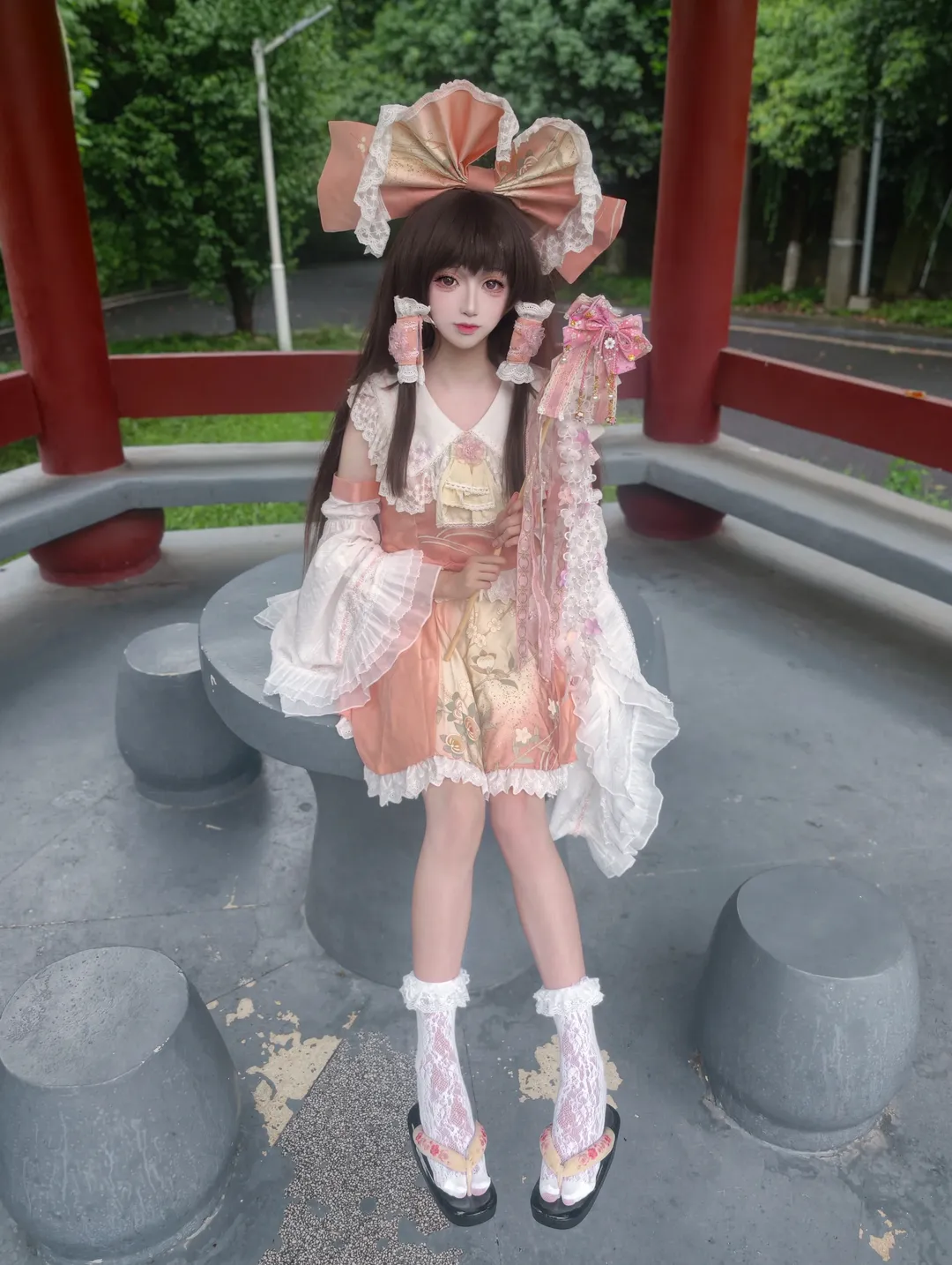 博丽灵梦cos, 东方project, 户外摄影, 二次元cosplay, 蕾丝长袜 - 第2张