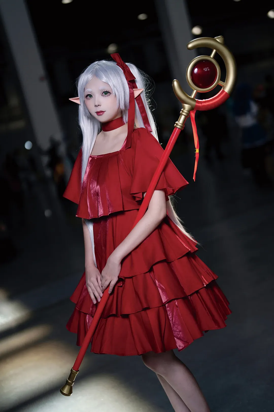 漫展返图, 葬送的芙莉莲, 芙莉莲cos, cosplay场照, 红裙cos - 第2张