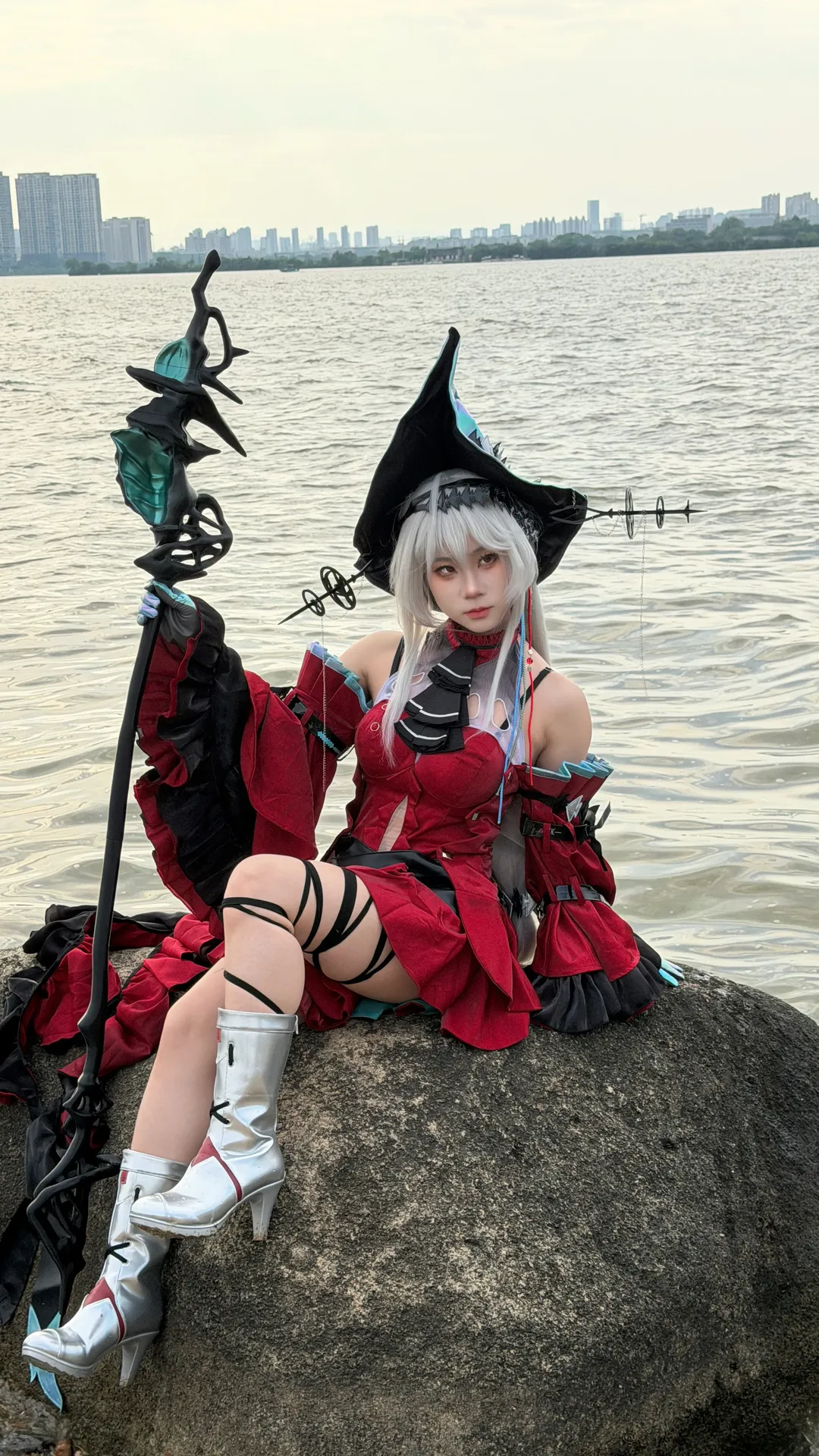コスプレ, アークナイツ, 二次元ファッション, 水辺撮影, 濁心スカジ コスプレ - 1枚目