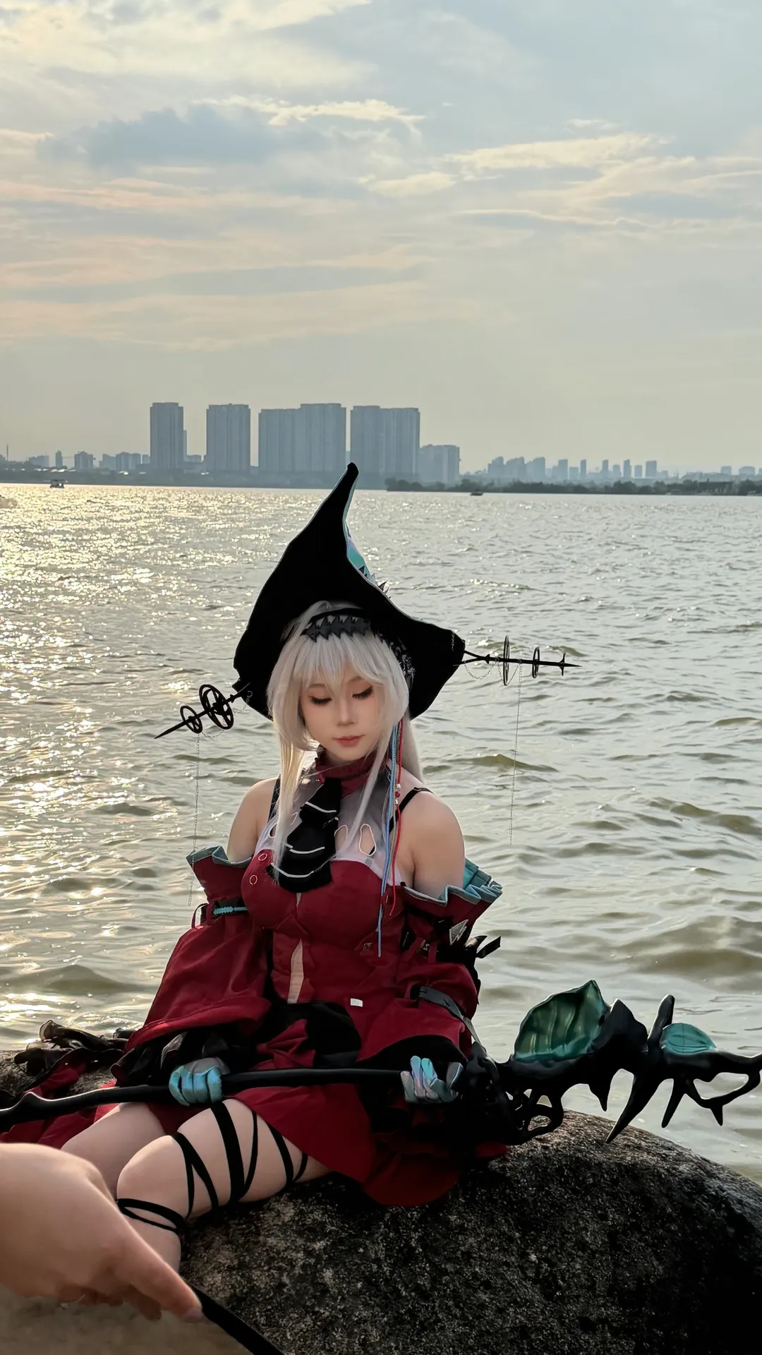 コスプレ, アークナイツ, 二次元ファッション, 水辺撮影, 濁心スカジ コスプレ - 4枚目
