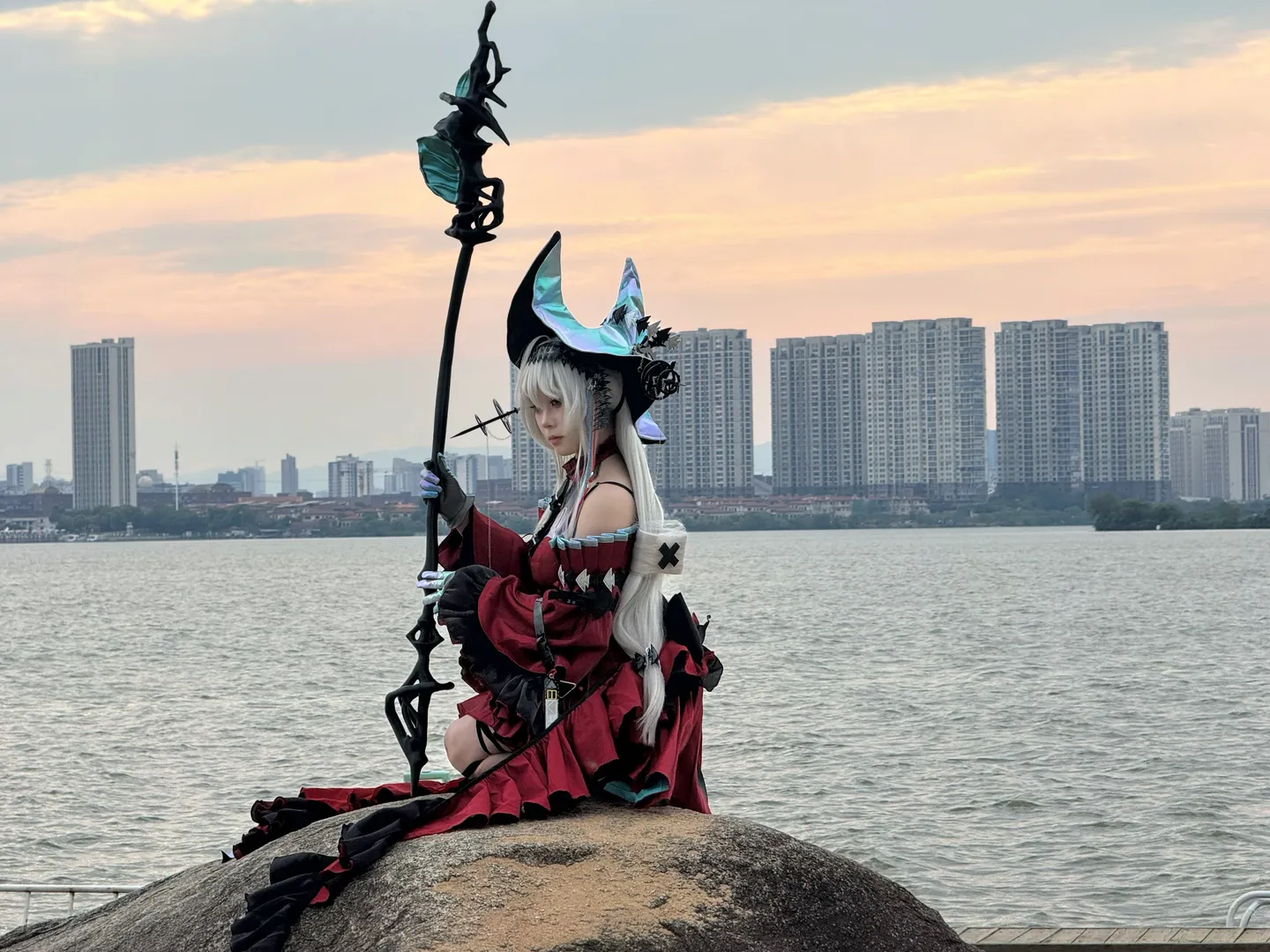 コスプレ, アークナイツ, 二次元ファッション, 水辺撮影, 濁心スカジ コスプレ - 5枚目