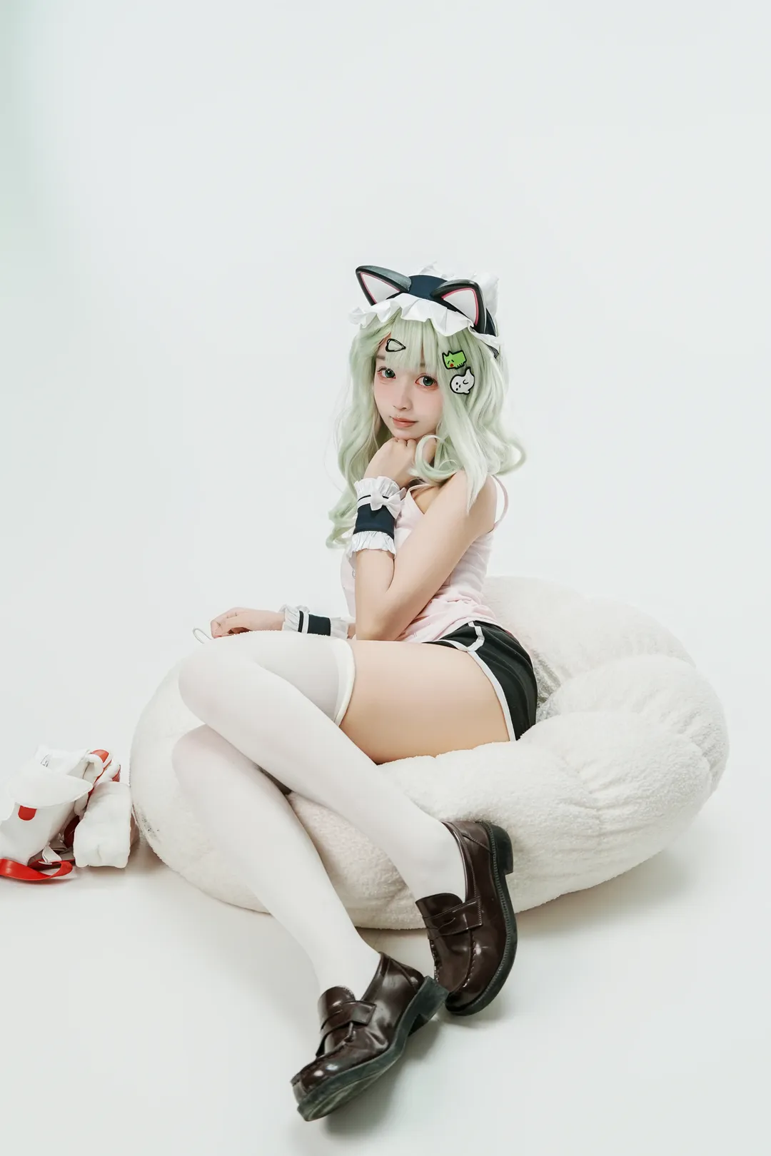 Zenless Zone Zero, Sunna cosplay, Cosplay photography, KFC collaboration, White stockings - Image 2