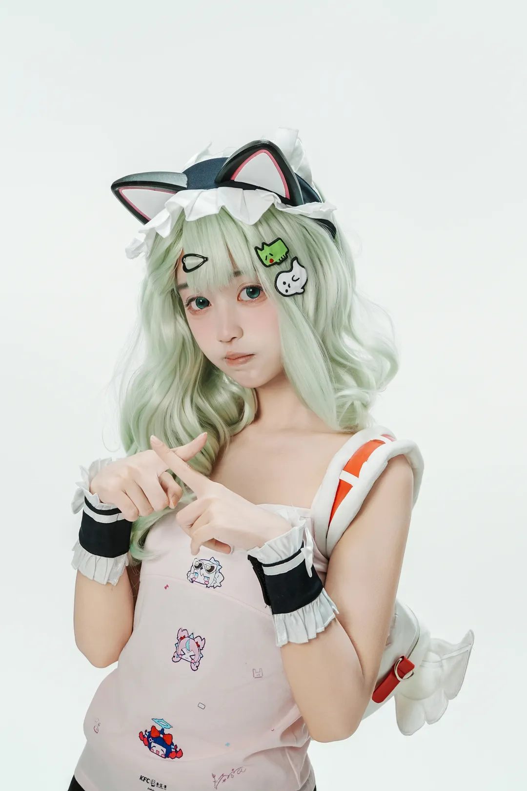Zenless Zone Zero, Sunna cosplay, Cosplay photography, KFC collaboration, White stockings - Image 3