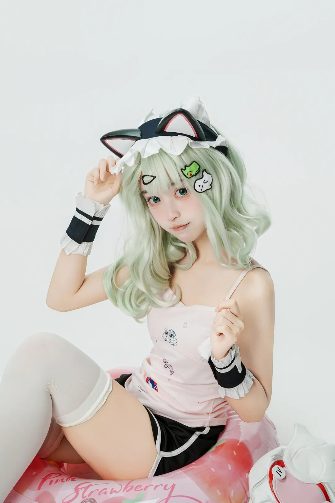 Zenless Zone Zero, Sunna cosplay, Cosplay photography, KFC collaboration, White stockings - Image 5